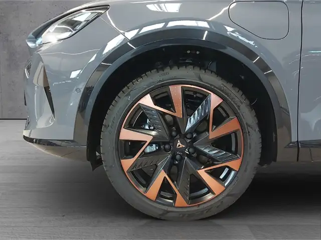 Cupra Formentor view 5