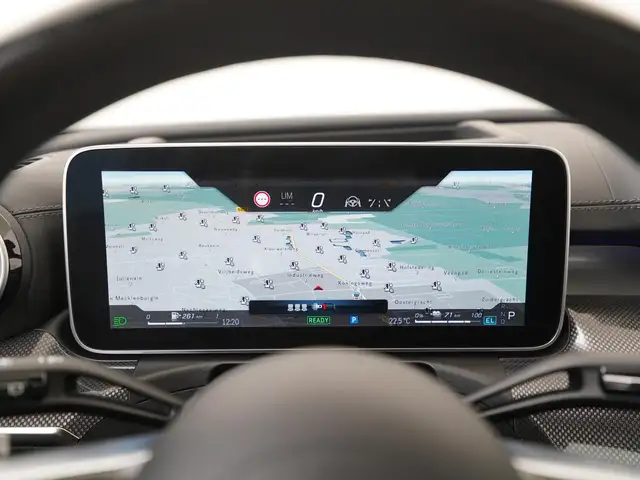 Mercedes-Benz C-Class view 9