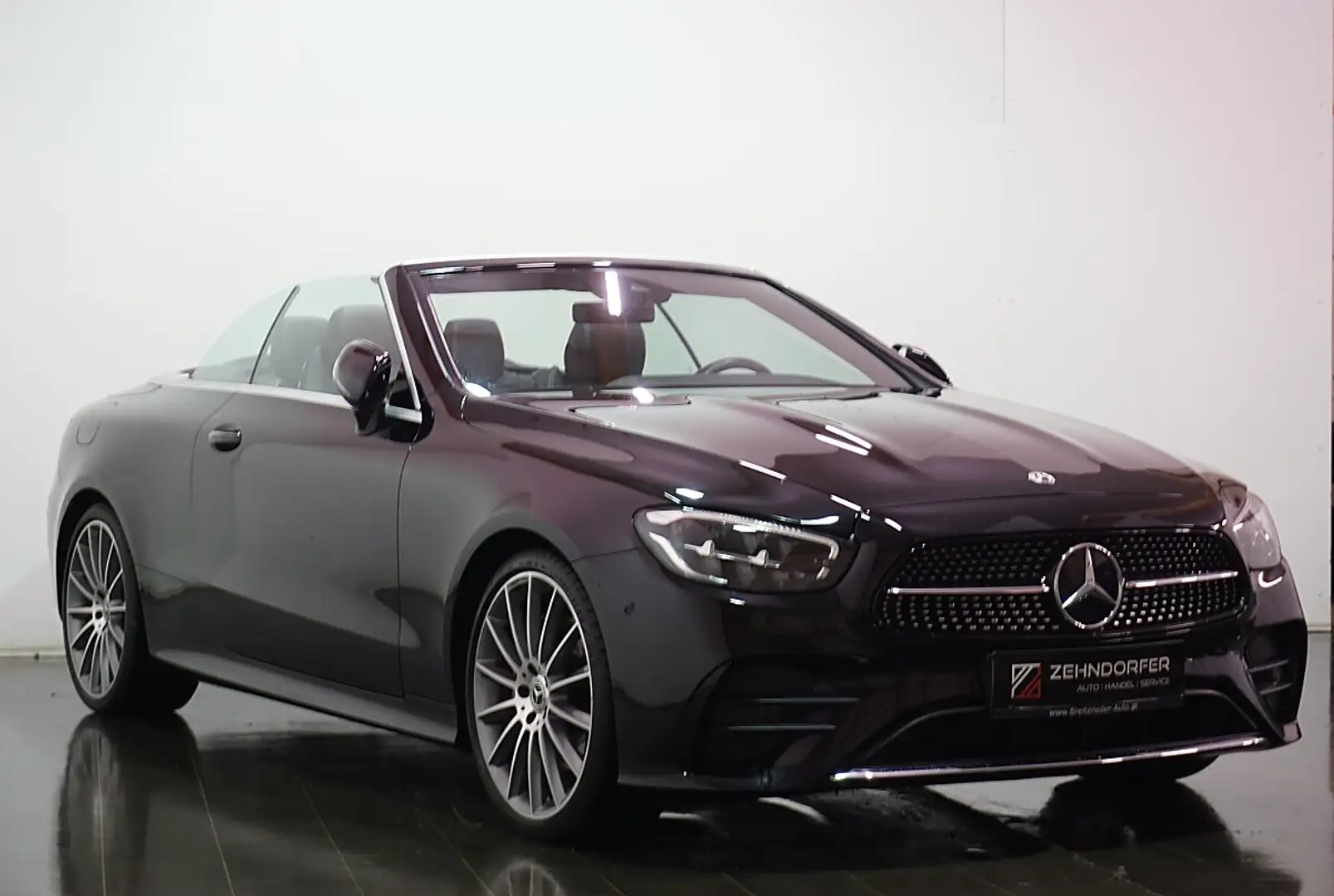 Mercedes-Benz E 200 Cabrio AMG / 1.Besitz / Service & Pickerl neu Schwarz - 2