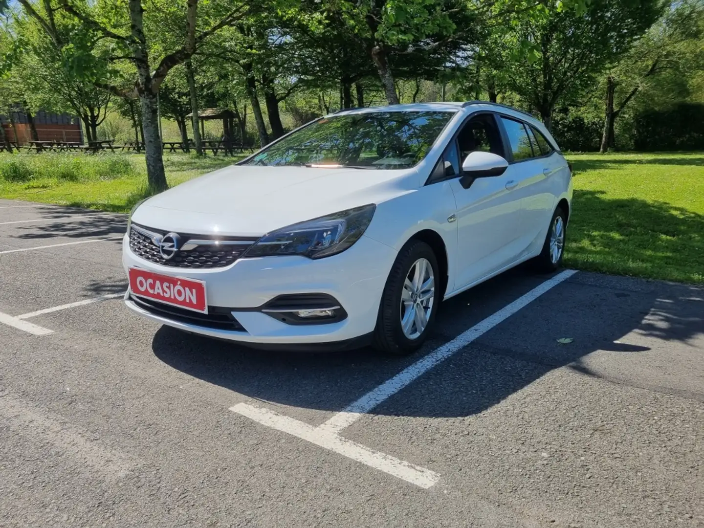Opel Astra 1.5D S/S Design & Tech 105 Weiß - 1
