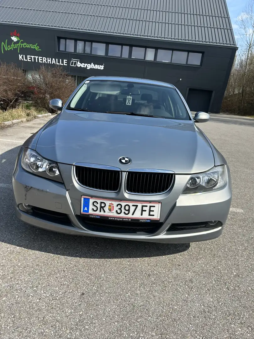 BMW 318 318d - 1