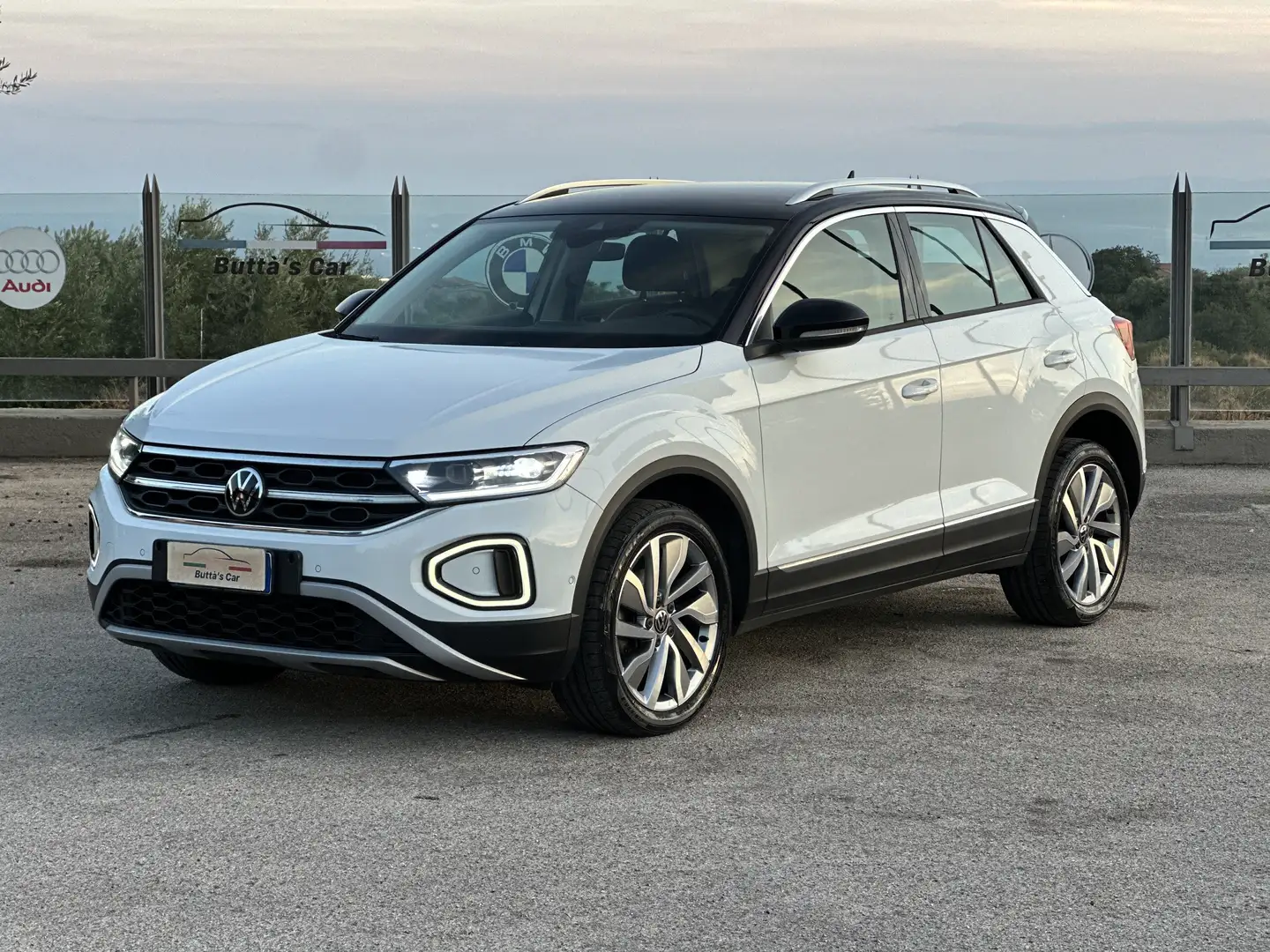 Volkswagen T-Roc 1.0 tsi R-Line 110cv Pari Al Nuovo Bianco - 1