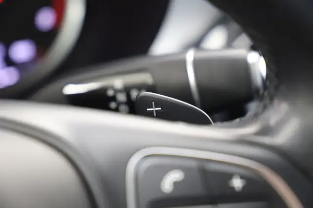 Mercedes-Benz C-Class view 25