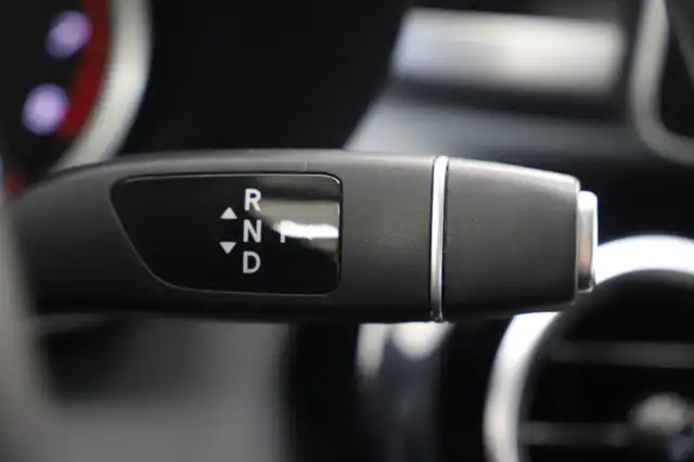 Mercedes-Benz C-Class view 24