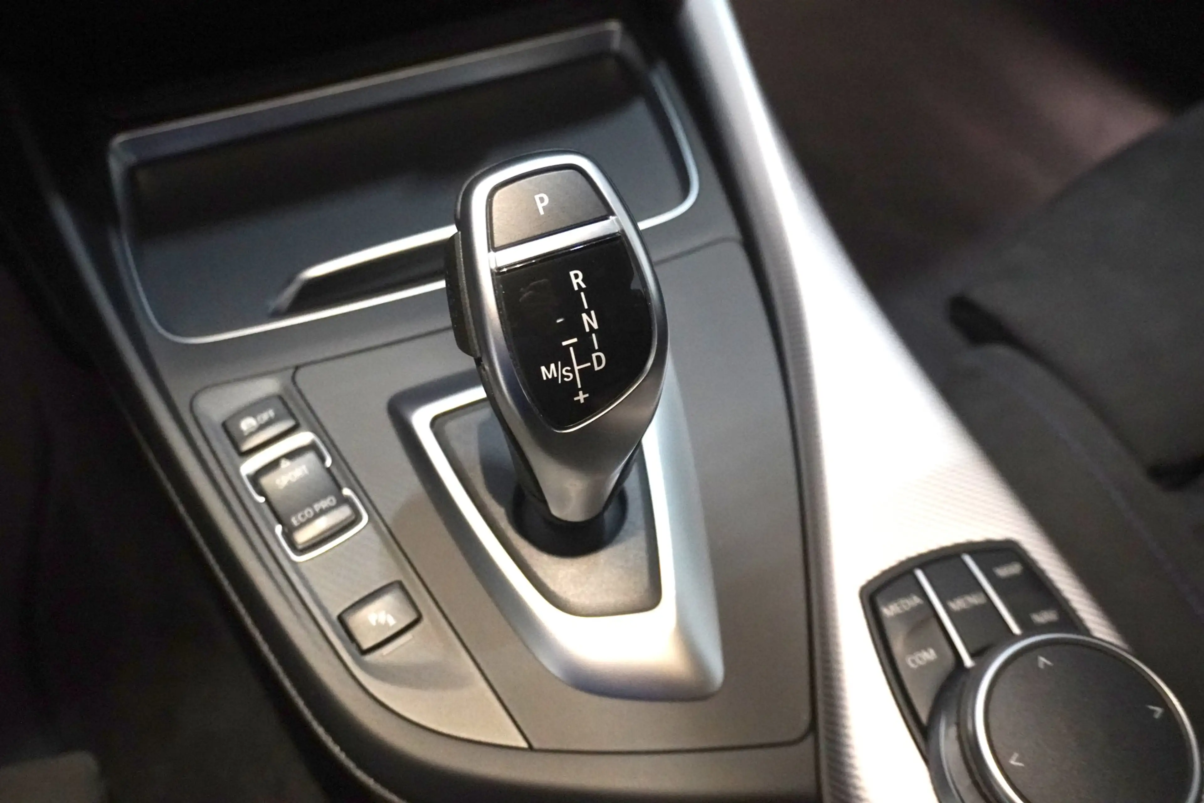BMW 240 M240i xDrive — photo 11