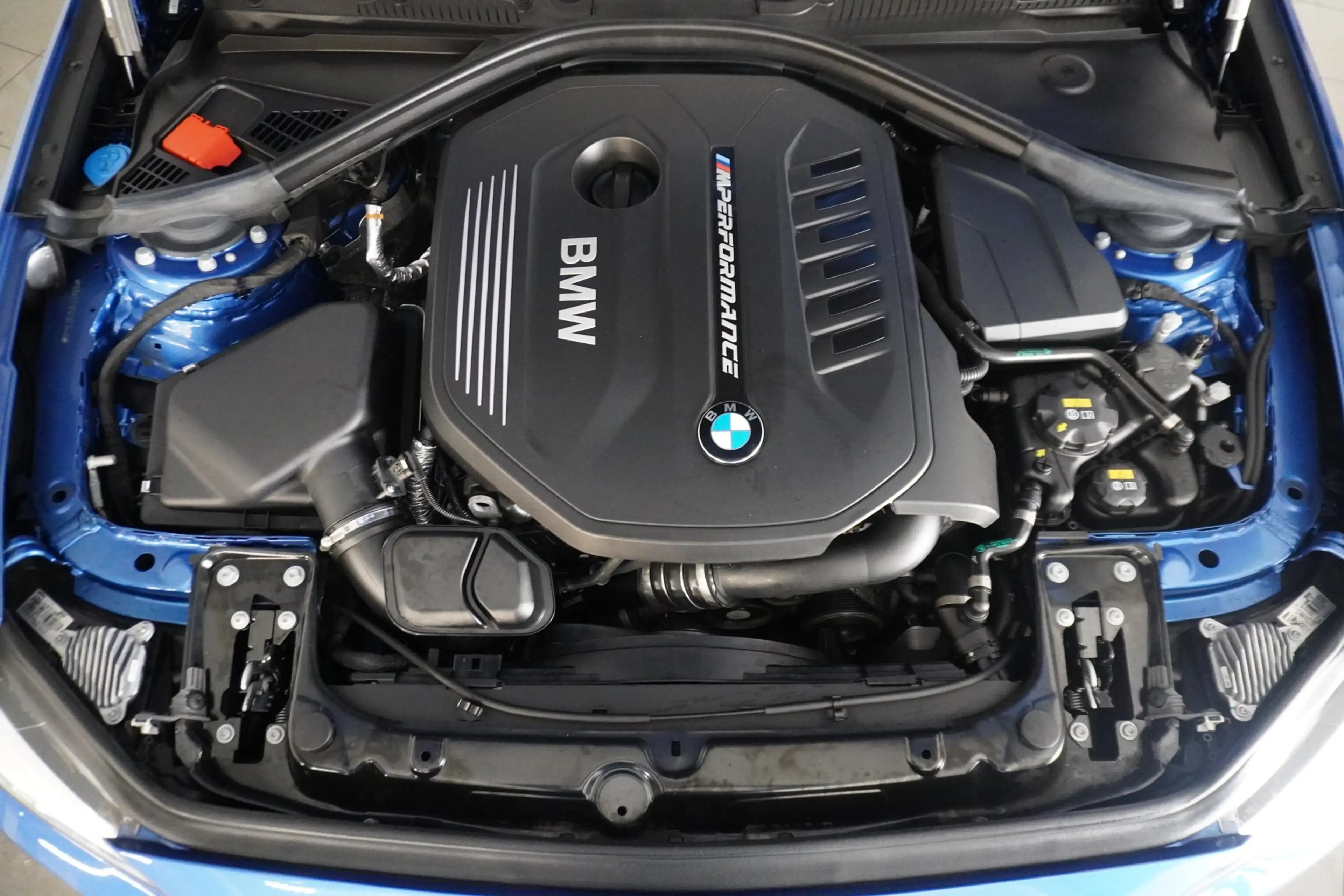 BMW 240 M240i xDrive — photo 2
