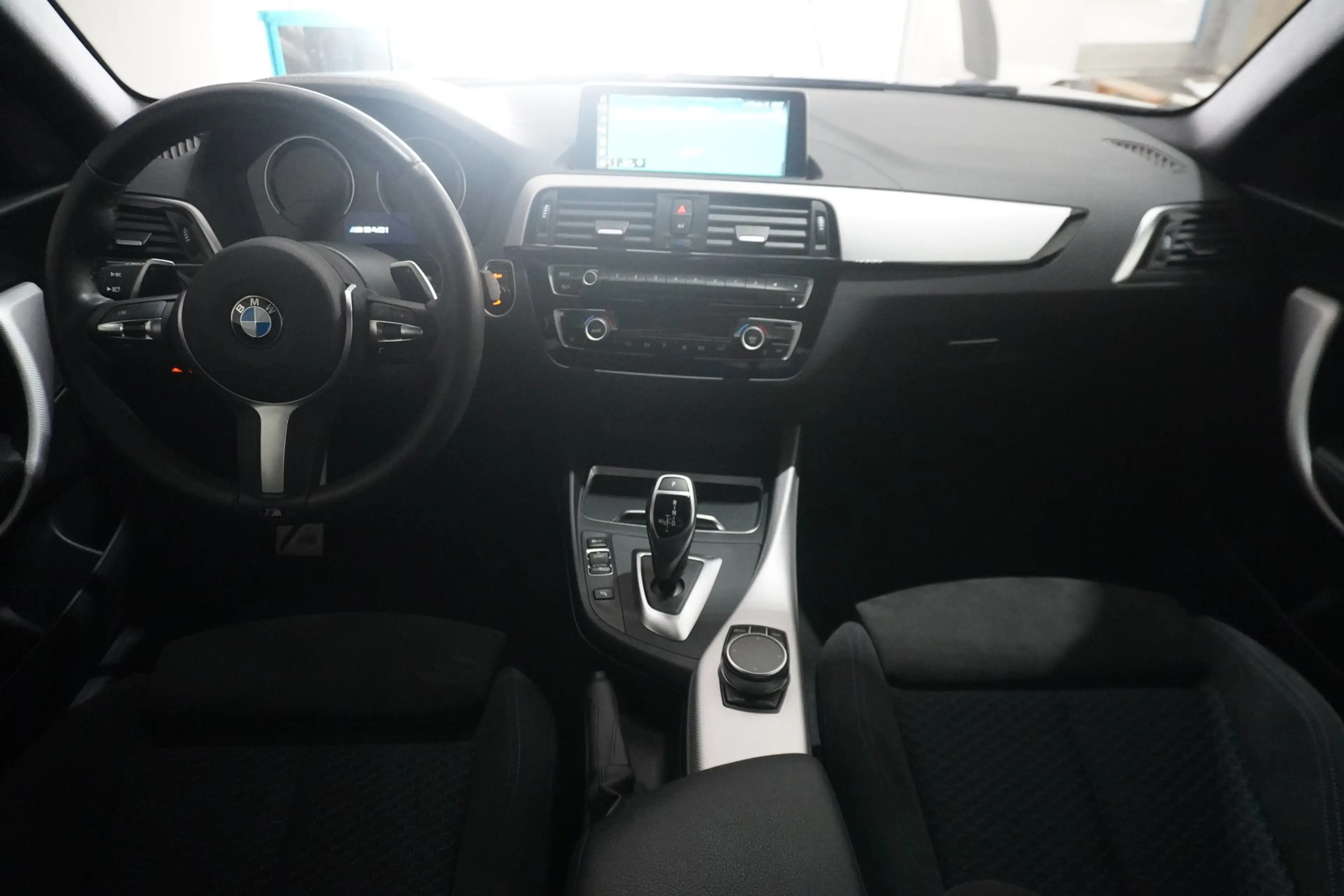 BMW 240 M240i xDrive — photo 10