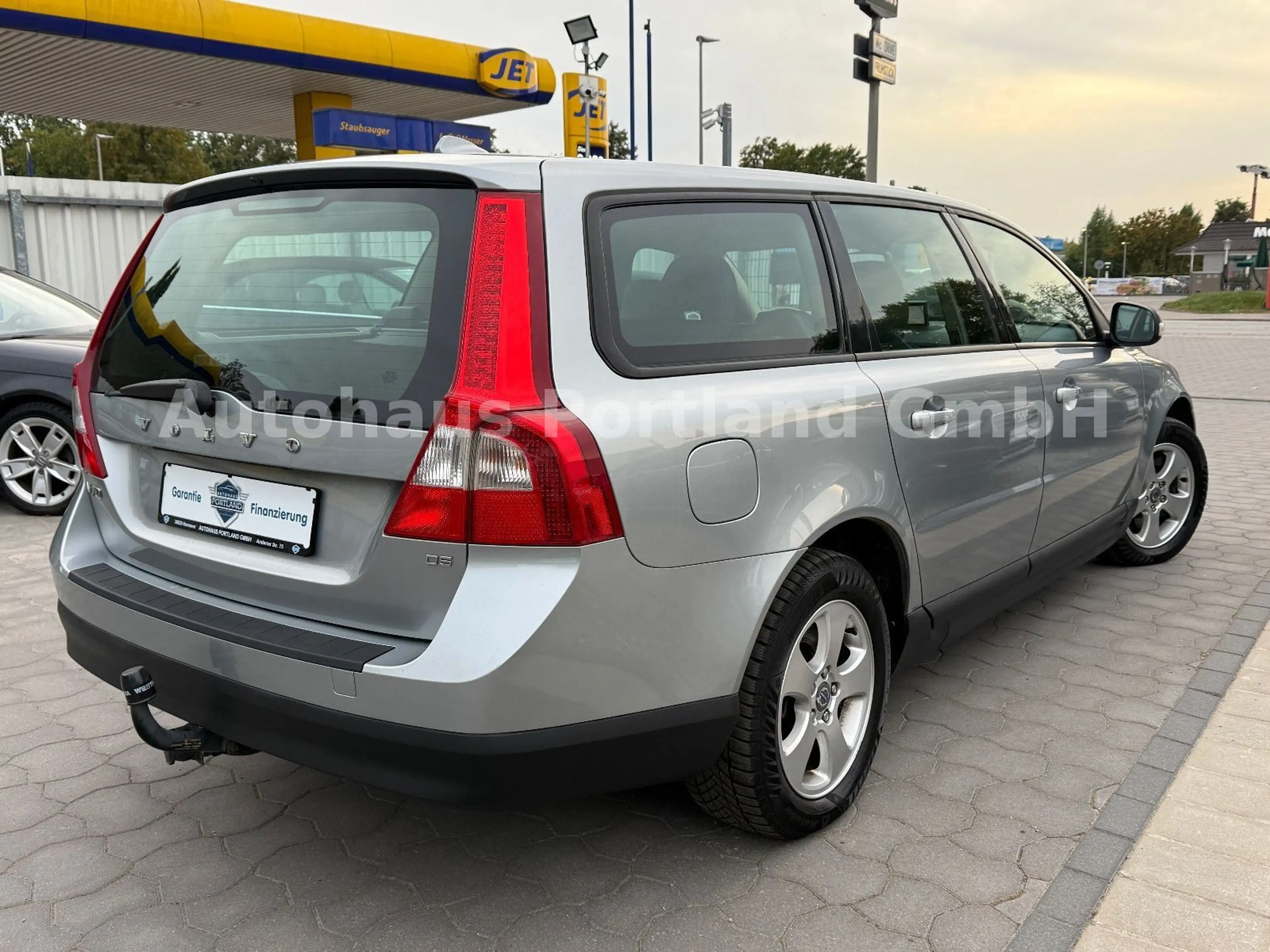 Volvo V70 2.4 D5 Kinetic/S-Heft/5 Zylinder/ZR 21 — photo 7