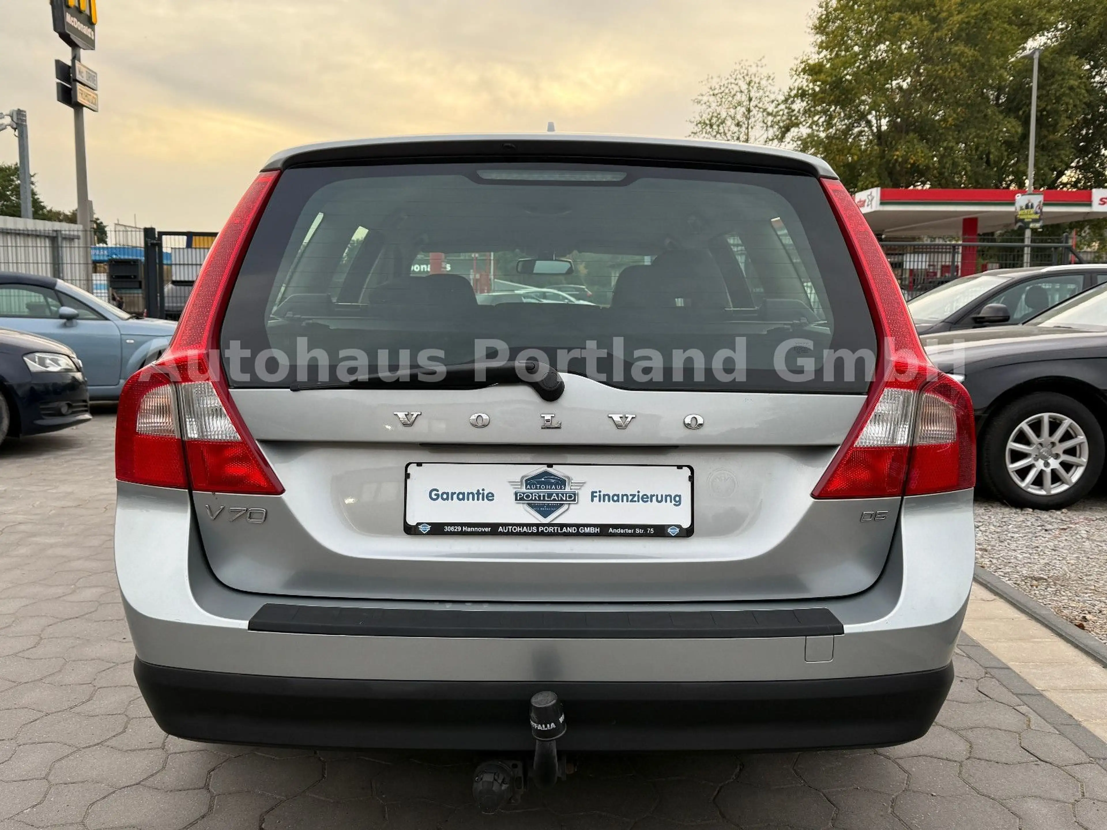 Volvo V70 2.4 D5 Kinetic/S-Heft/5 Zylinder/ZR 21 — photo 9