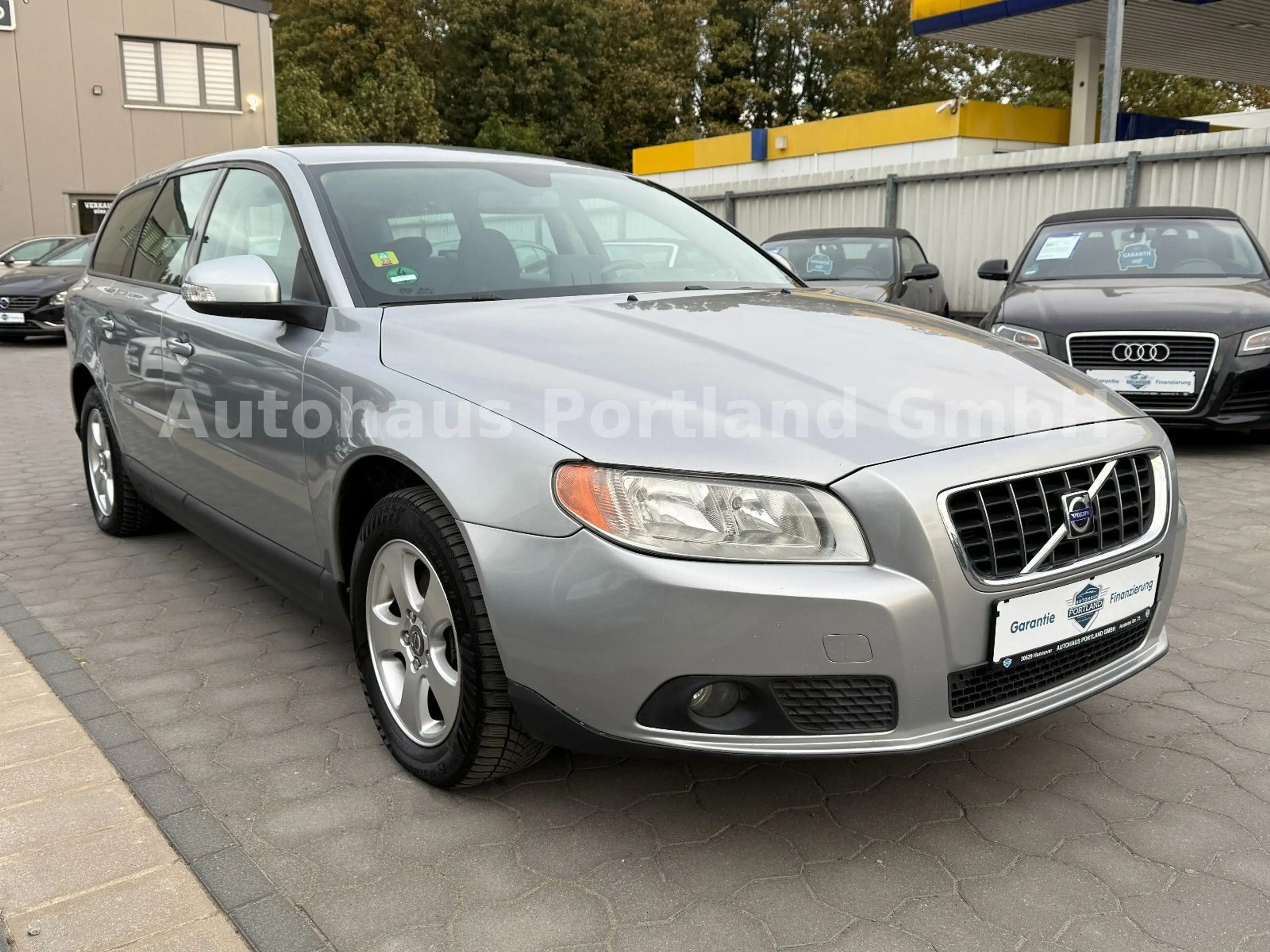 Volvo V70 2.4 D5 Kinetic/S-Heft/5 Zylinder/ZR 21 — photo 5