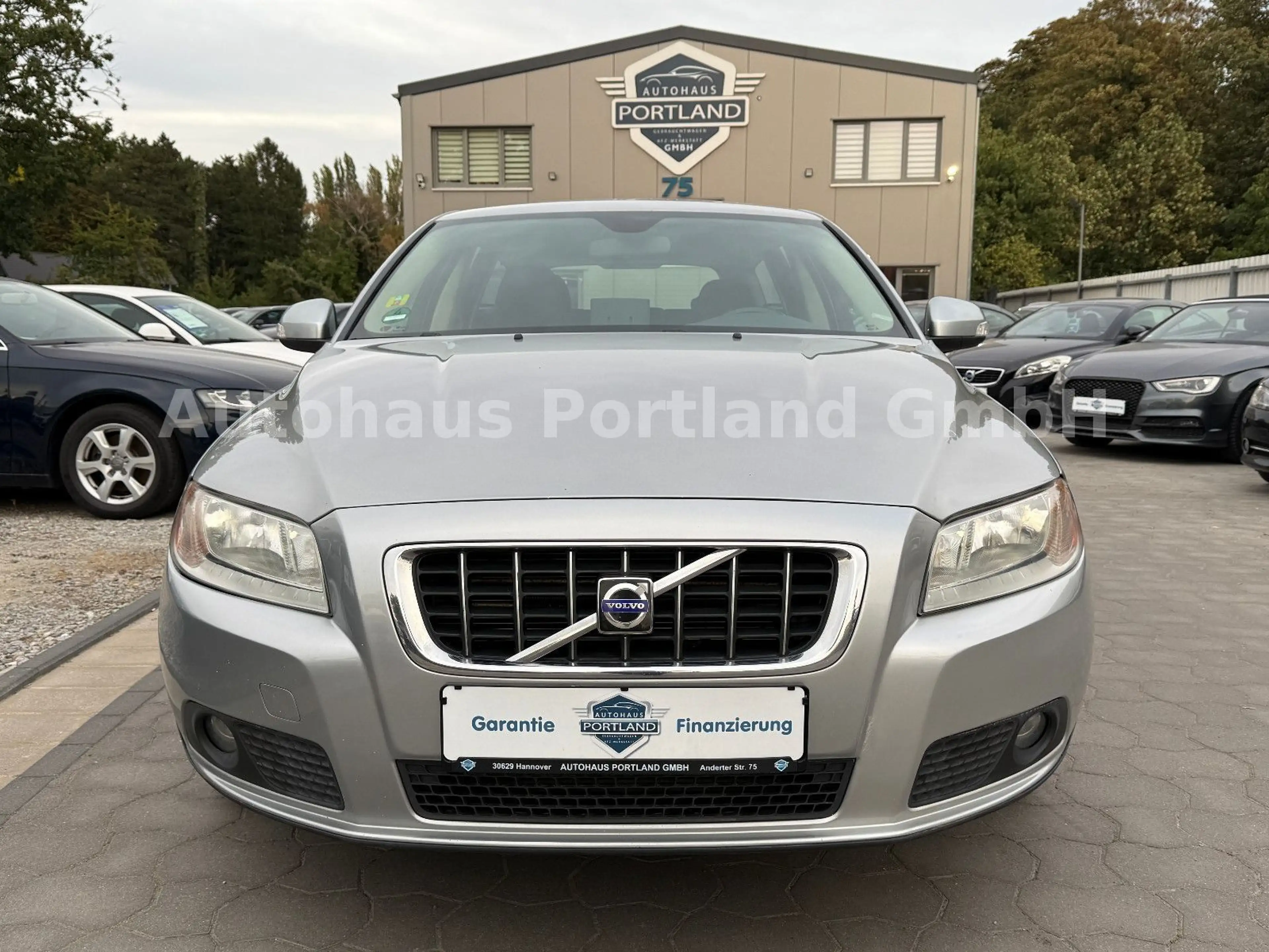 Volvo V70 2.4 D5 Kinetic/S-Heft/5 Zylinder/ZR 21 — photo 4