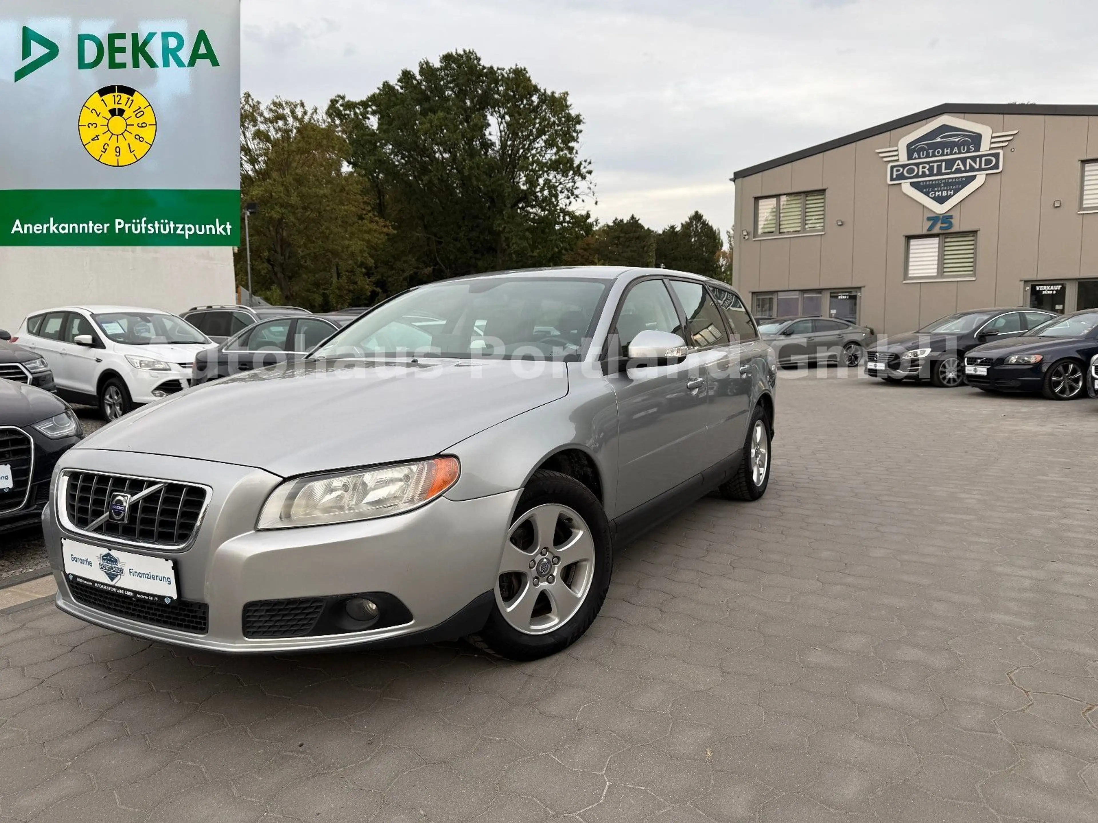Volvo V70 2.4 D5 Kinetic/S-Heft/5 Zylinder/ZR 21