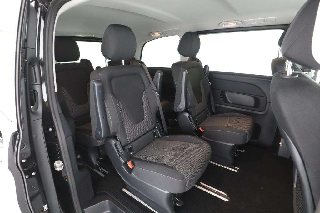 Mercedes-Benz V 220