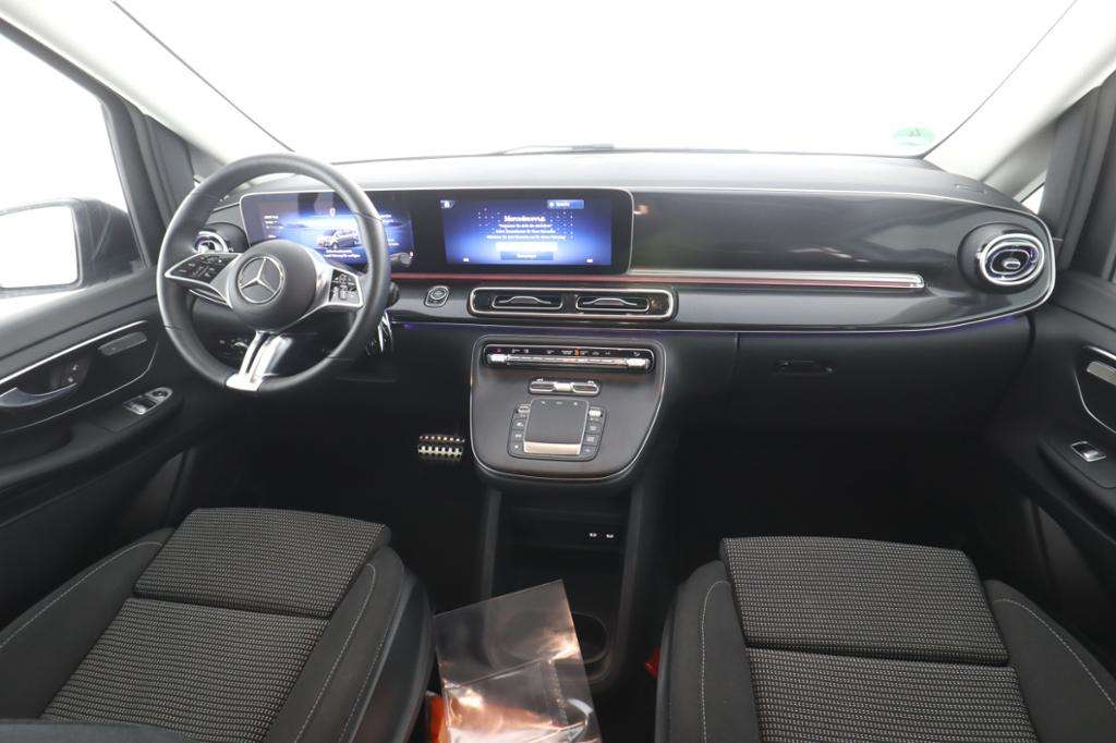 Mercedes-Benz V 220