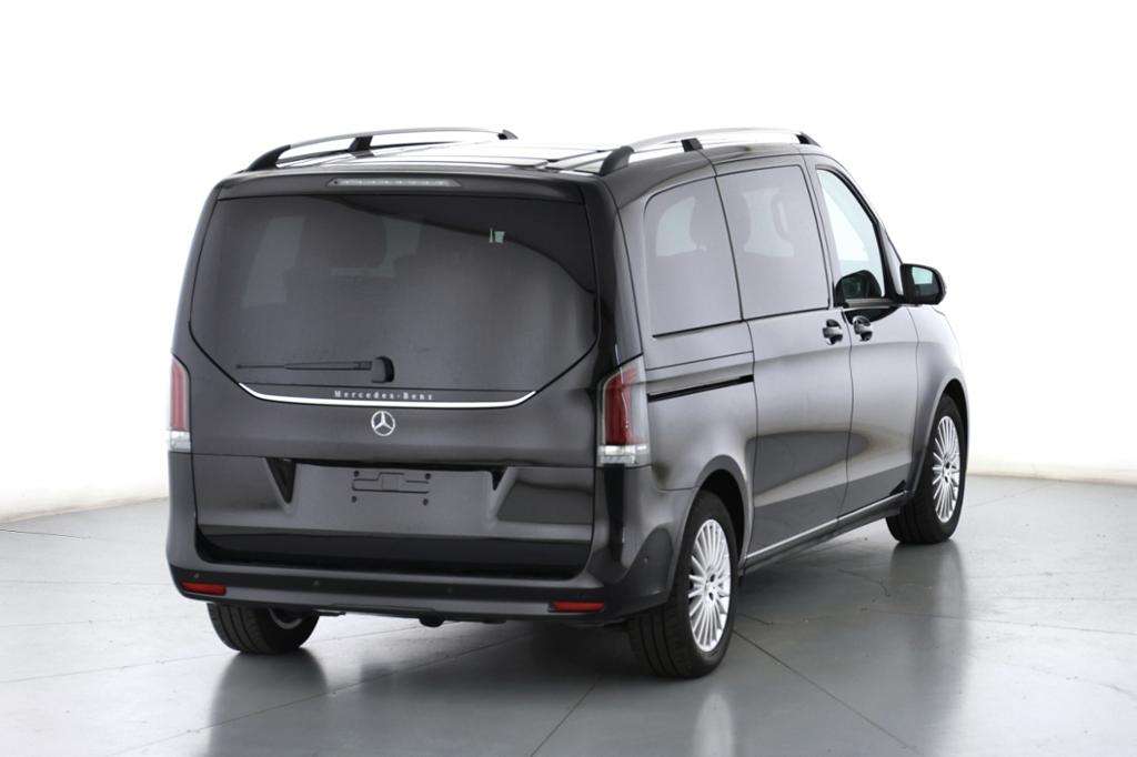 Mercedes-Benz V 220