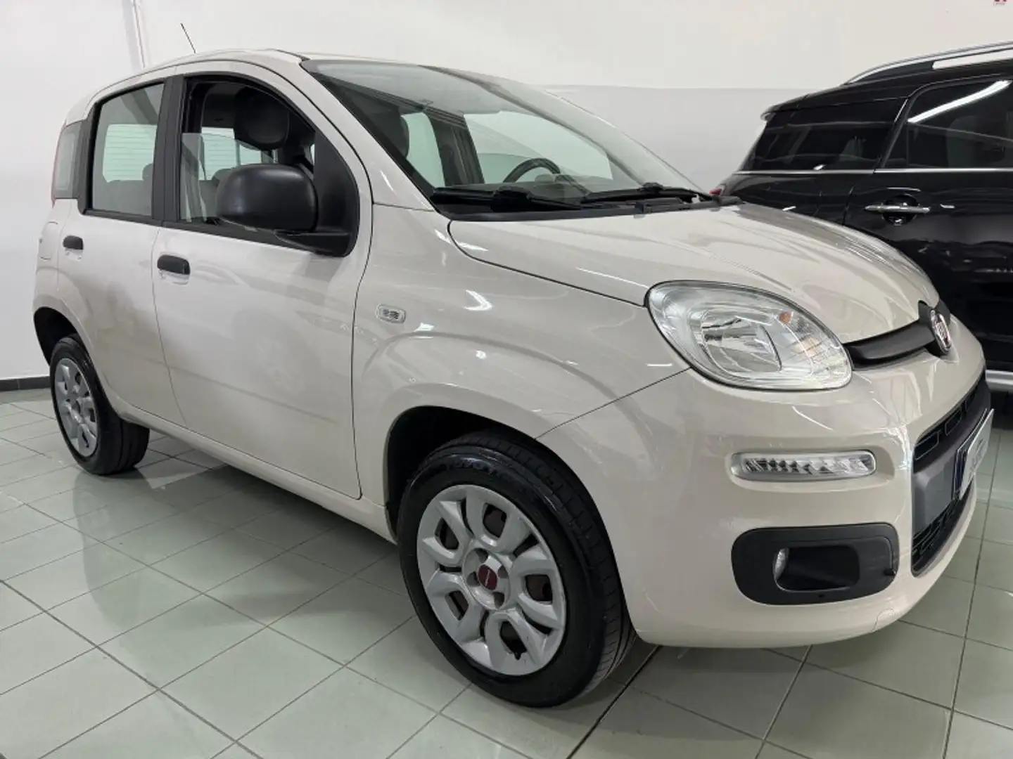 Fiat New Panda Panda 0.9 TwinAir Turbo Natural Power Easy Schwarz - 2