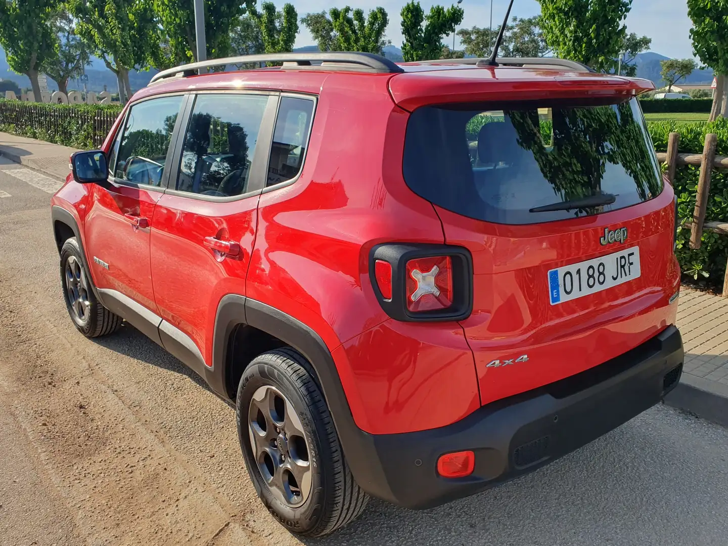 Jeep Renegade Renegade 2.0Mjt Longitude 4x4 AD 88kW Longitude Rojo - 2