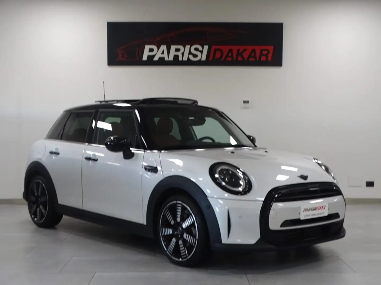 MINI Cooper 1.5 Cooper Yours 5 porte Weiß - 2