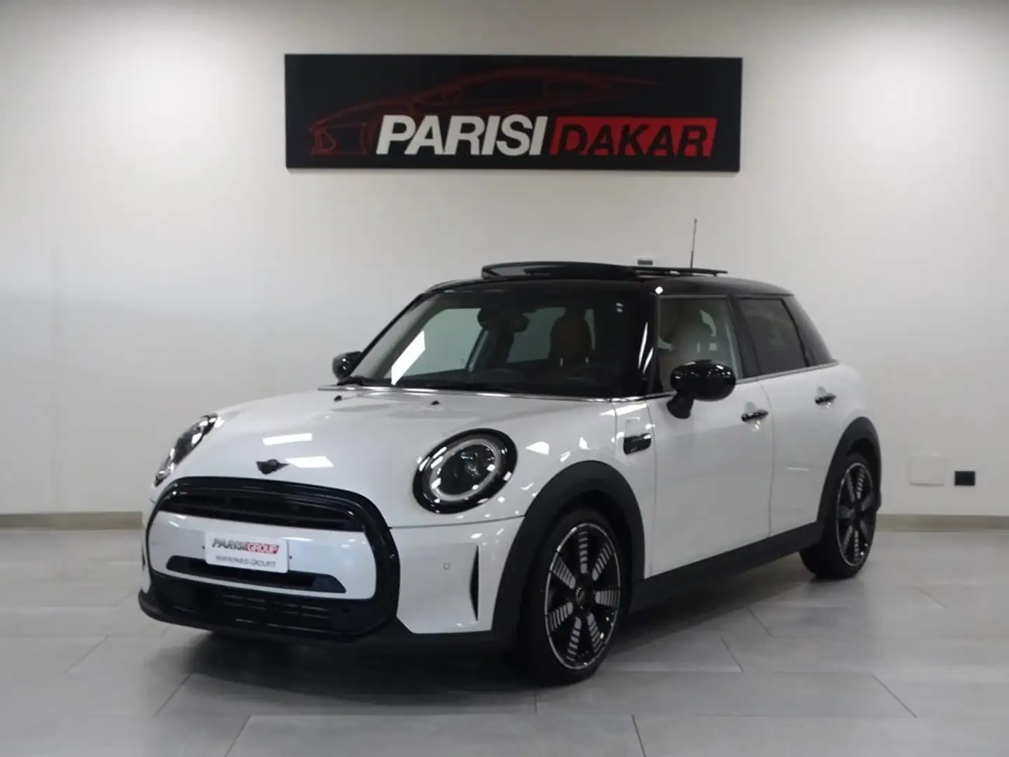 MINI Cooper 1.5 Cooper Yours 5 porte Weiß - 1