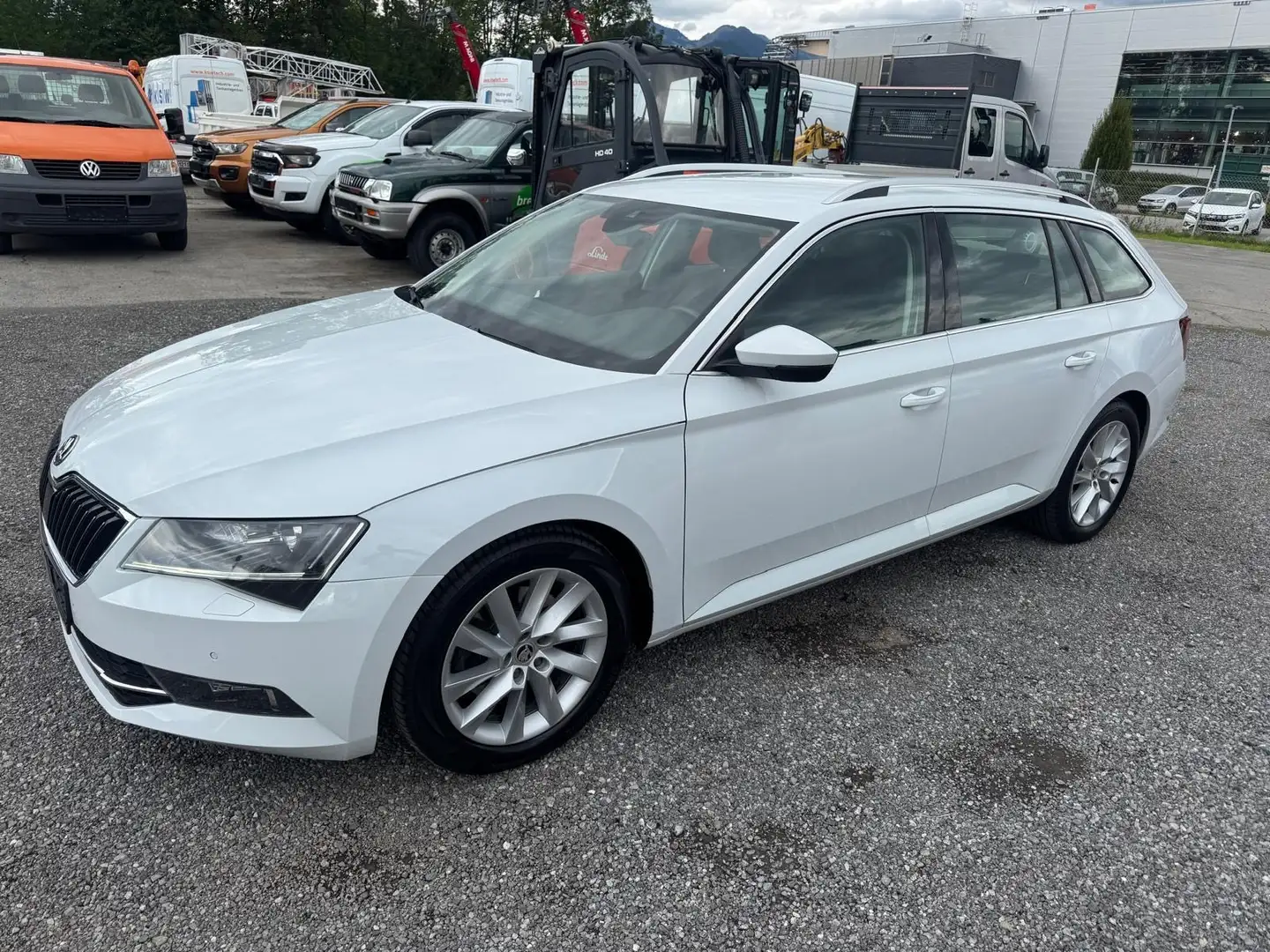 Skoda Superb Superb Kombi 2,0 TDI Combi Style Weiß - 1