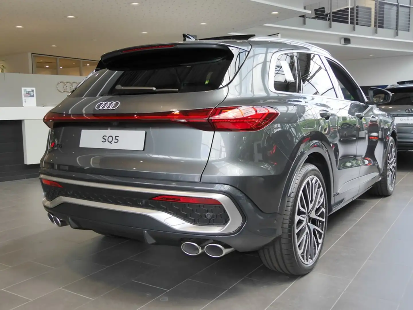 Audi SQ5 SUV TFSI 270 kW S tronic Neues Modell B&O Pano Grau - 2