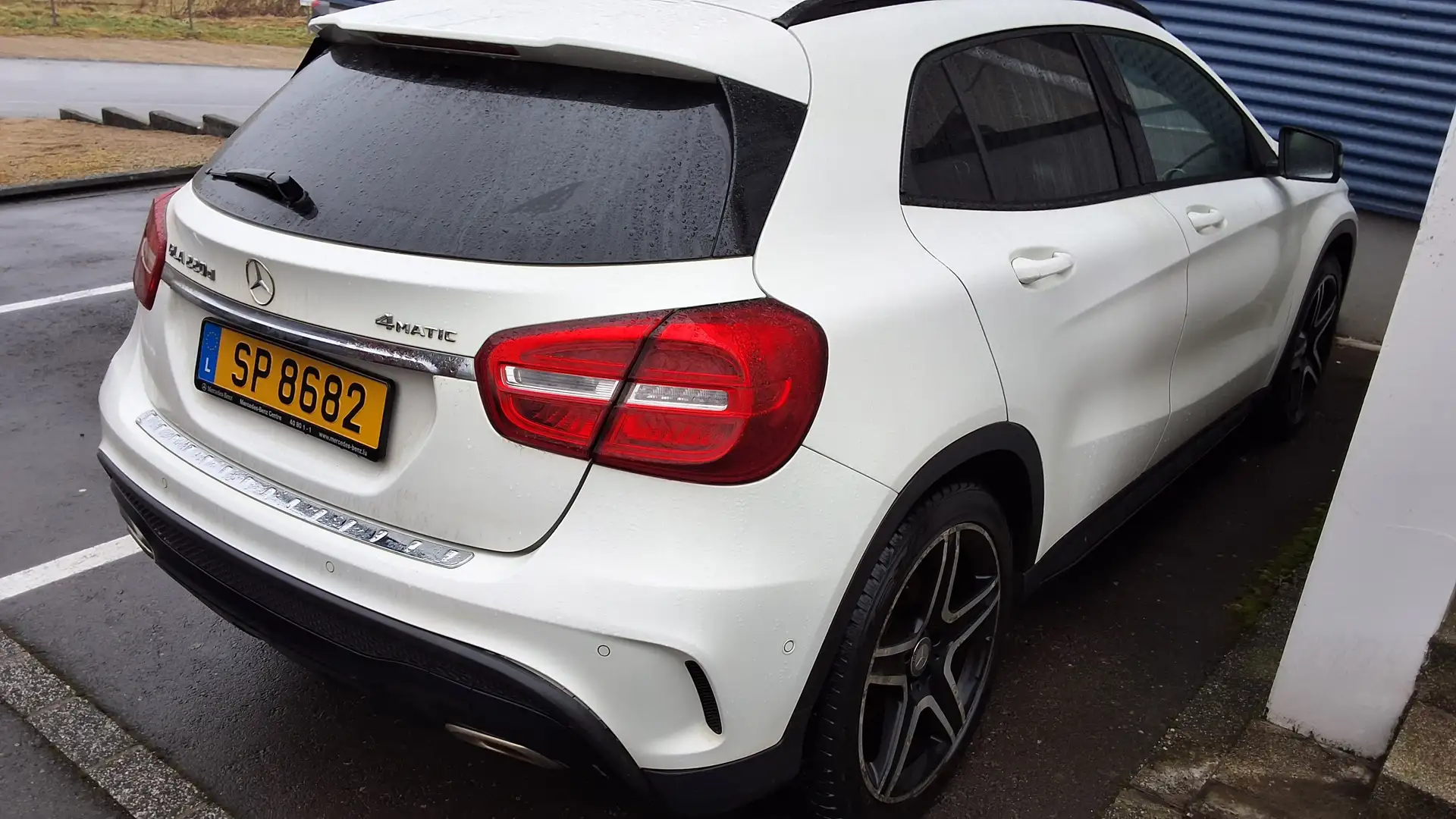 Mercedes-Benz GLA 220 4Matic Blanc - 1