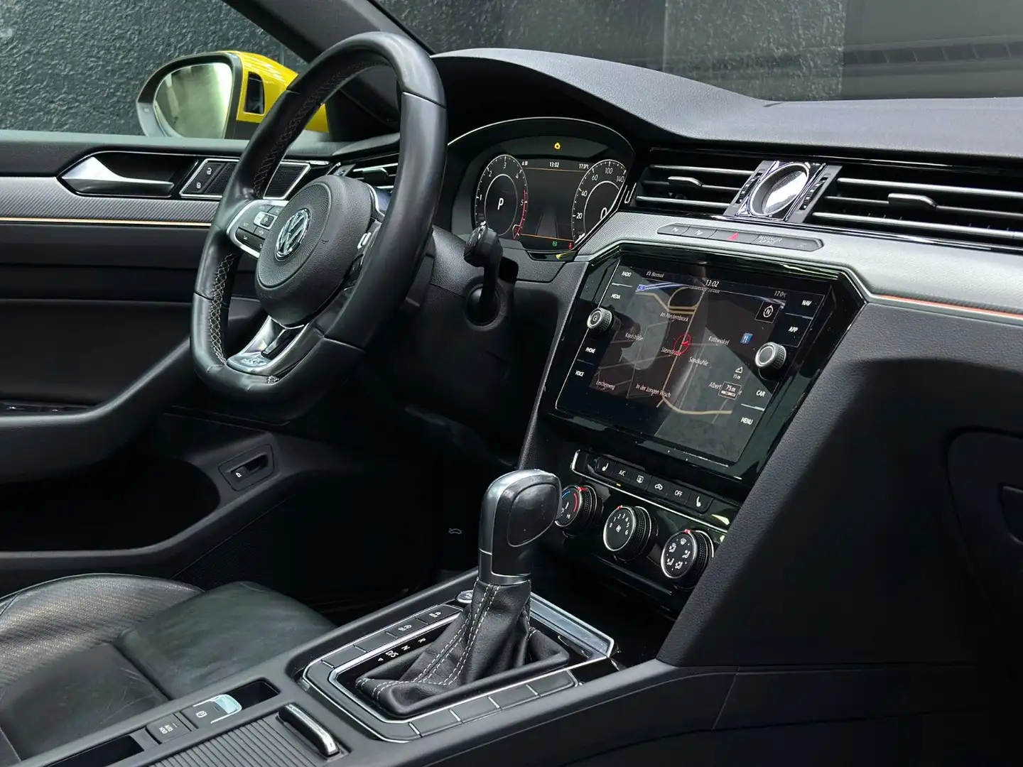 Volkswagen Arteon ARTEON R-LINE*PANO*ACC*DIGITAL*TOTW*MASSAGE* Gelb - 2