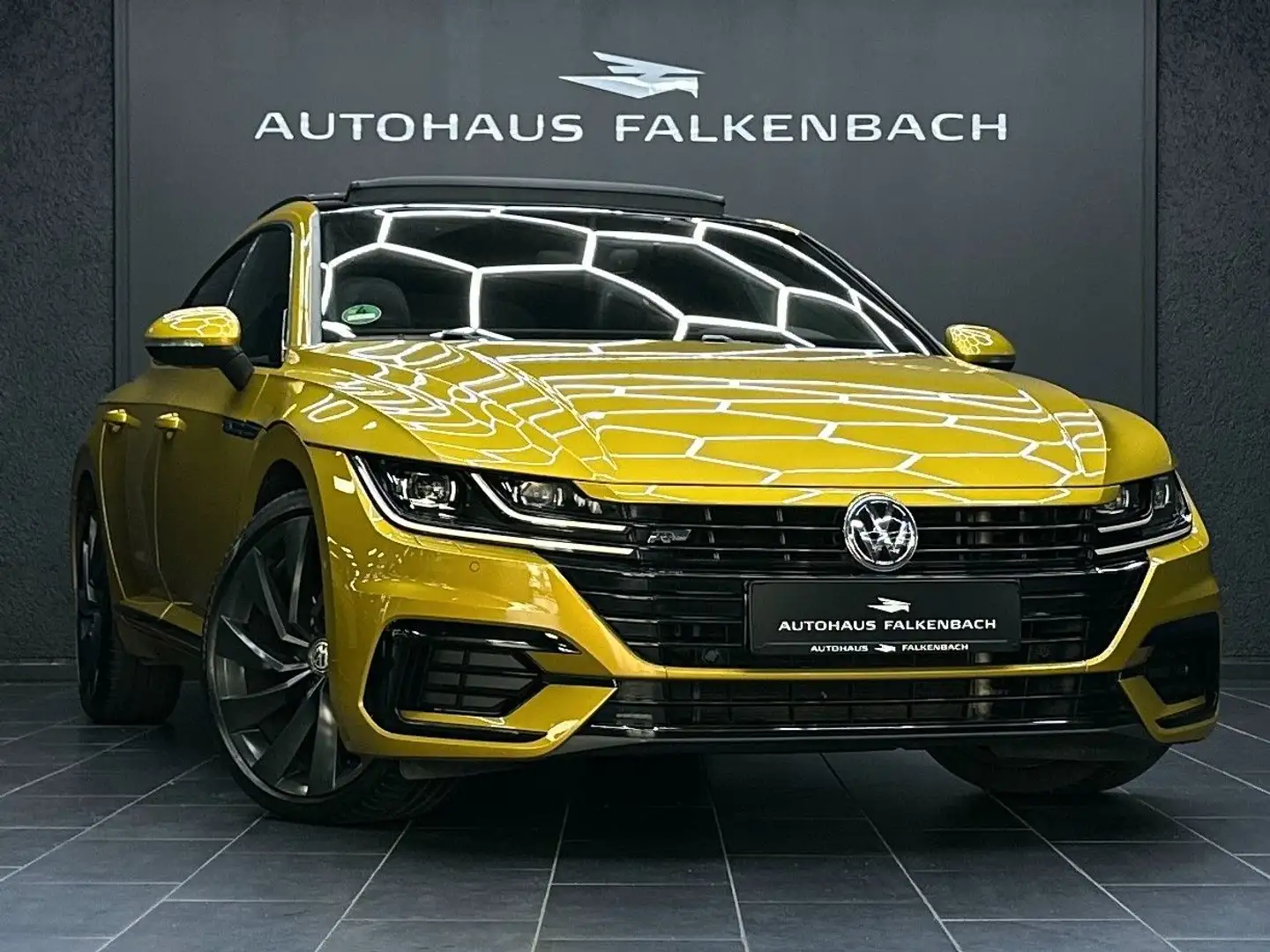 Volkswagen Arteon ARTEON R-LINE*PANO*ACC*DIGITAL*TOTW*MASSAGE* Gelb - 1