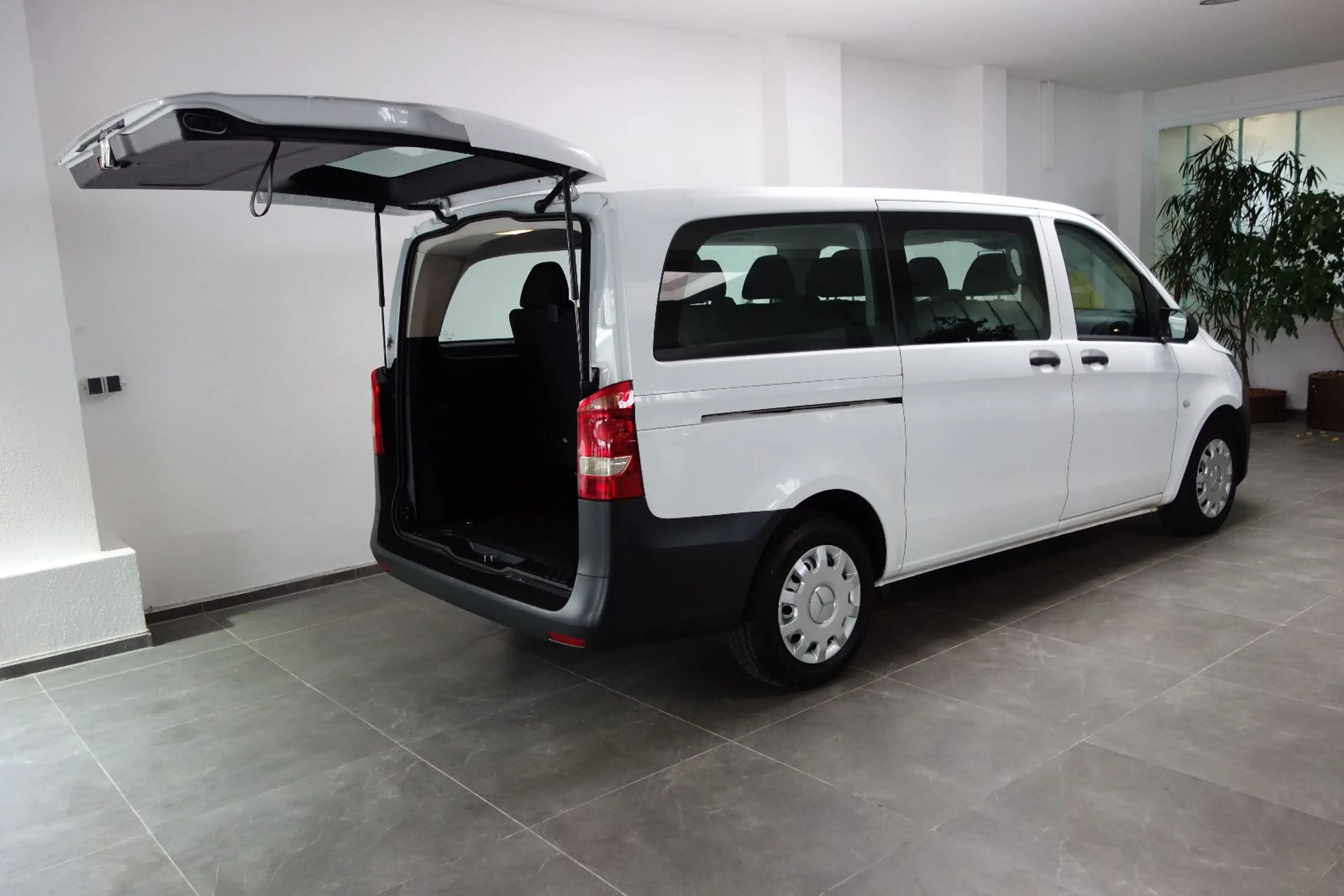 Mercedes-Benz Vito Tourer 109 CDI FWD lang Pro 6Gang/Klima/9Si — photo 15