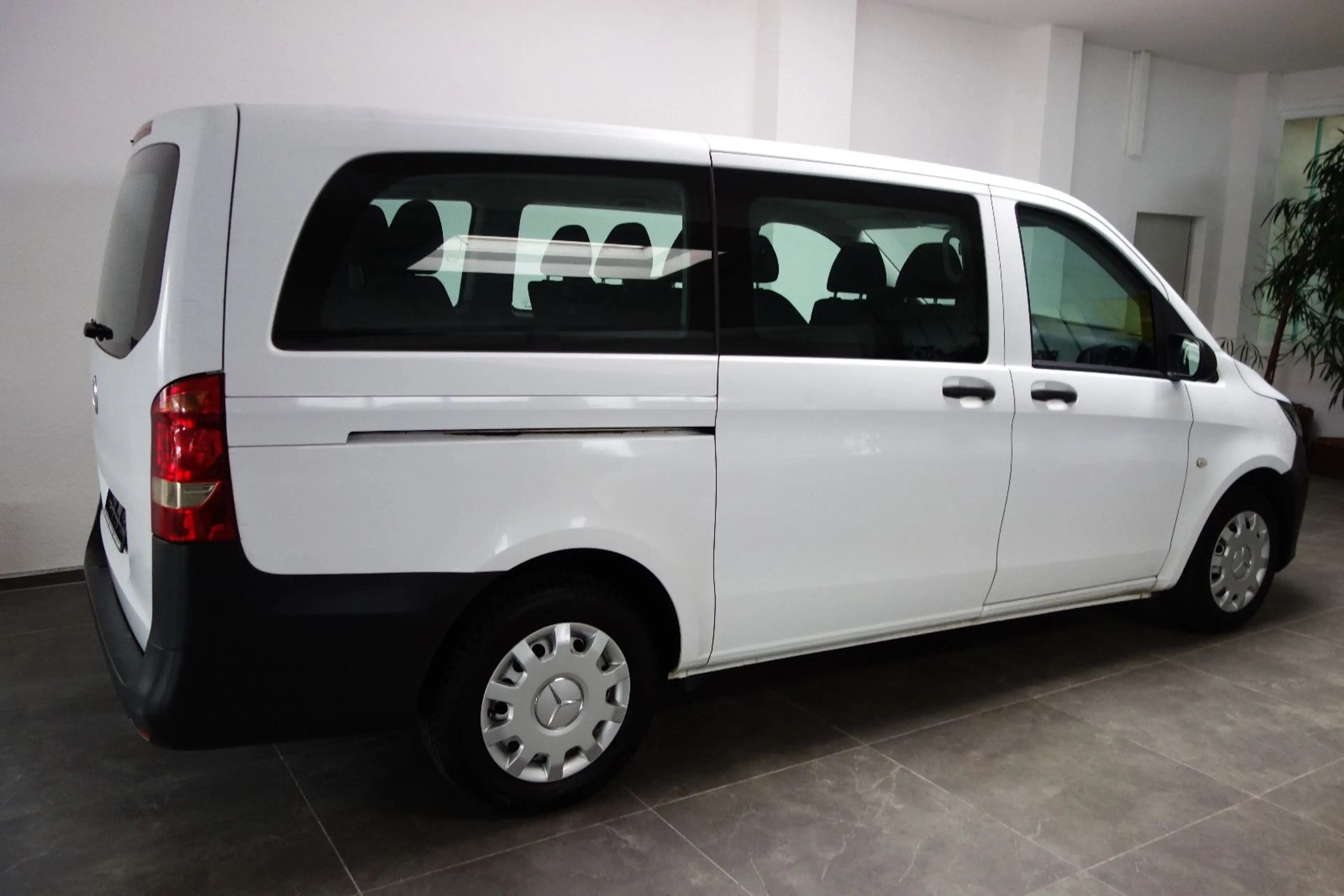 Mercedes-Benz Vito Tourer 109 CDI FWD lang Pro 6Gang/Klima/9Si — photo 3