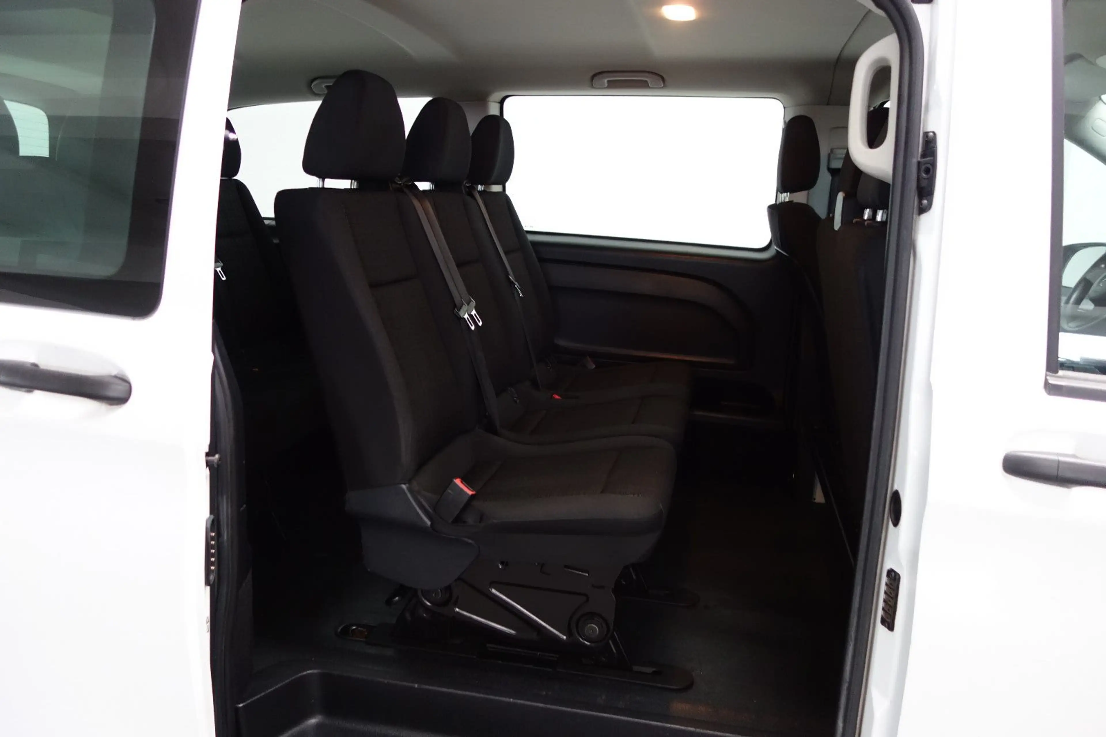 Mercedes-Benz Vito Tourer 109 CDI FWD lang Pro 6Gang/Klima/9Si — photo 13
