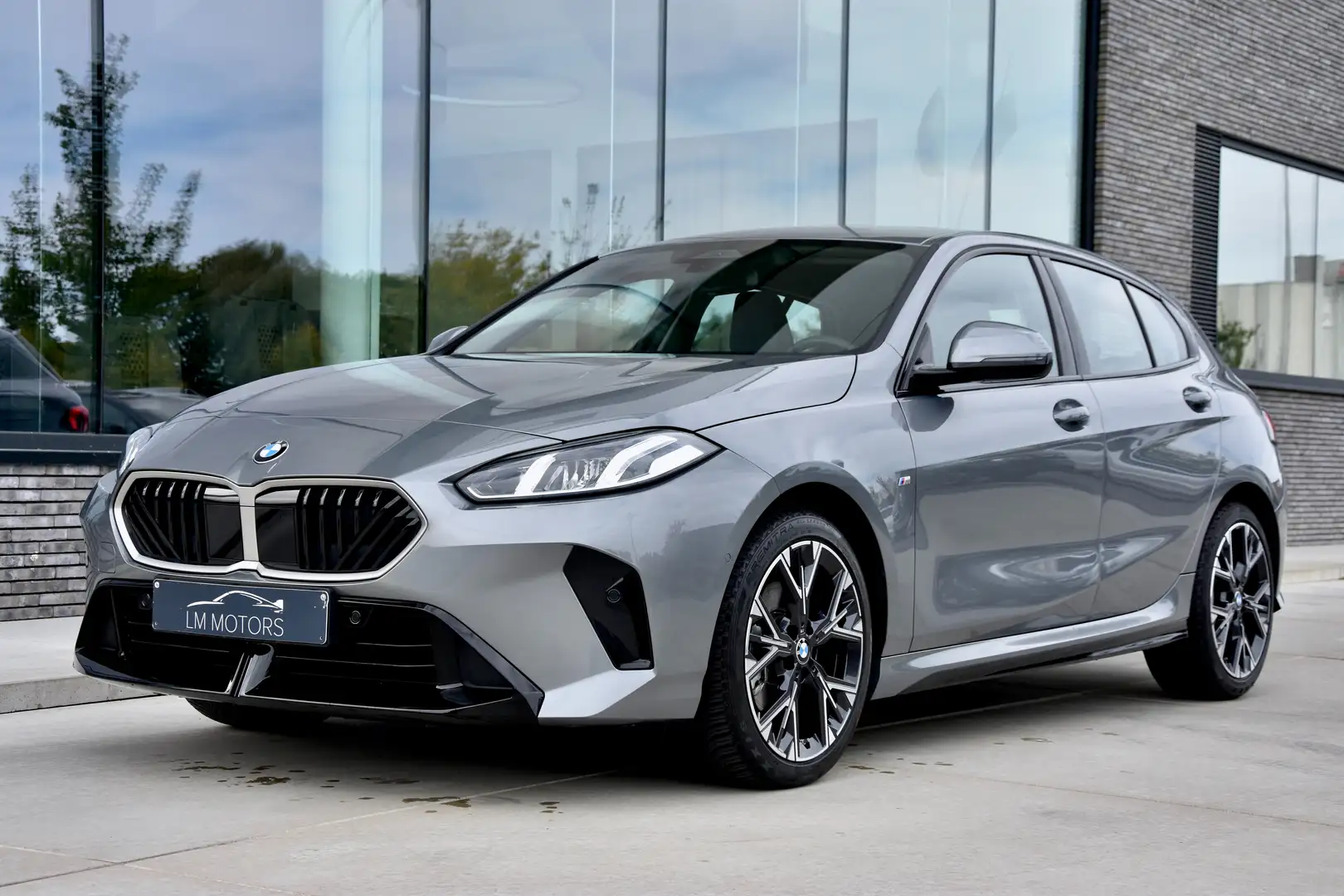 BMW 120 i M-Sport **NEW** 15 000KM Gris - 2