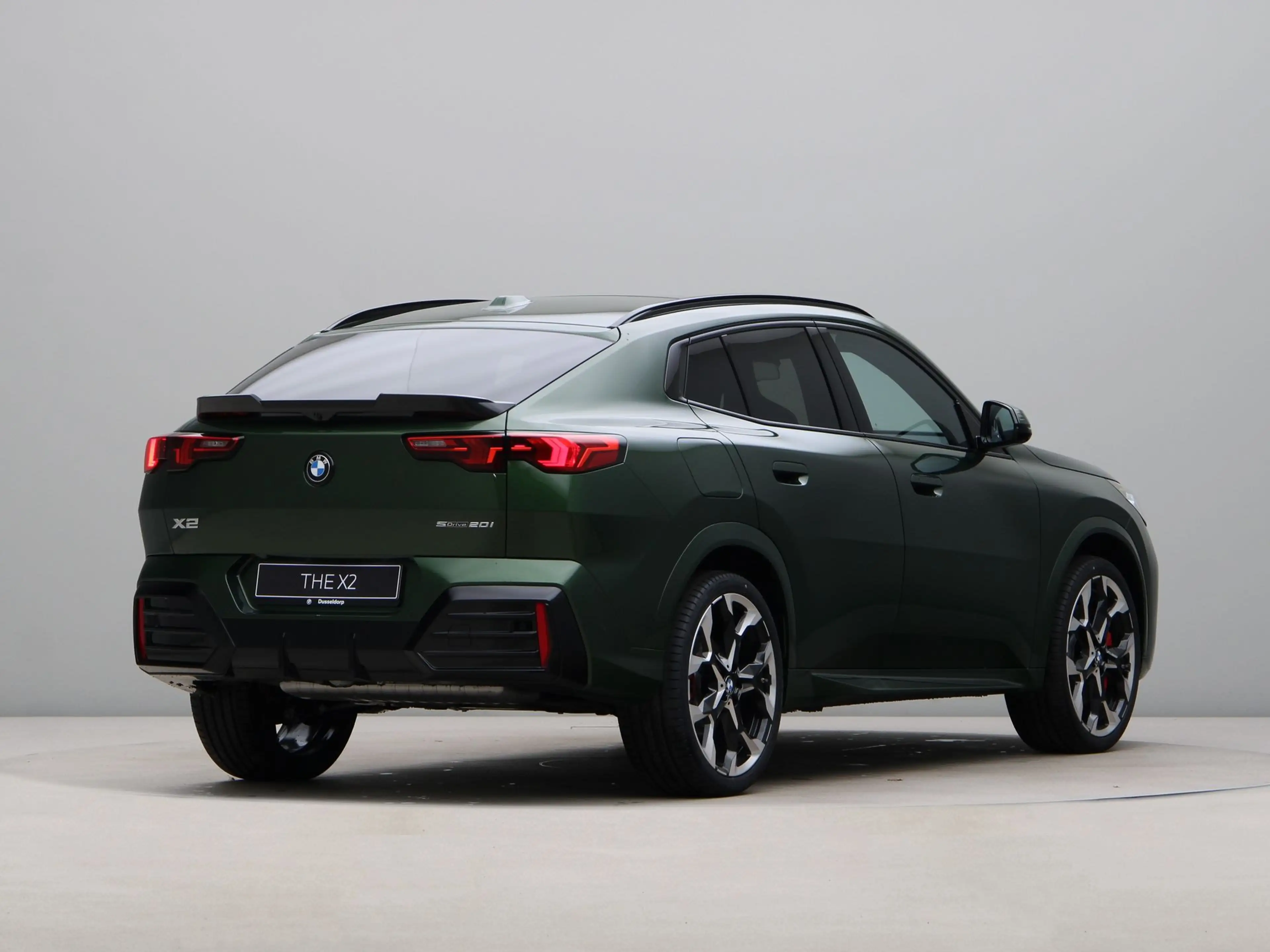 BMW X2 sDrive20i ANGLESEY GREEN — photo 9