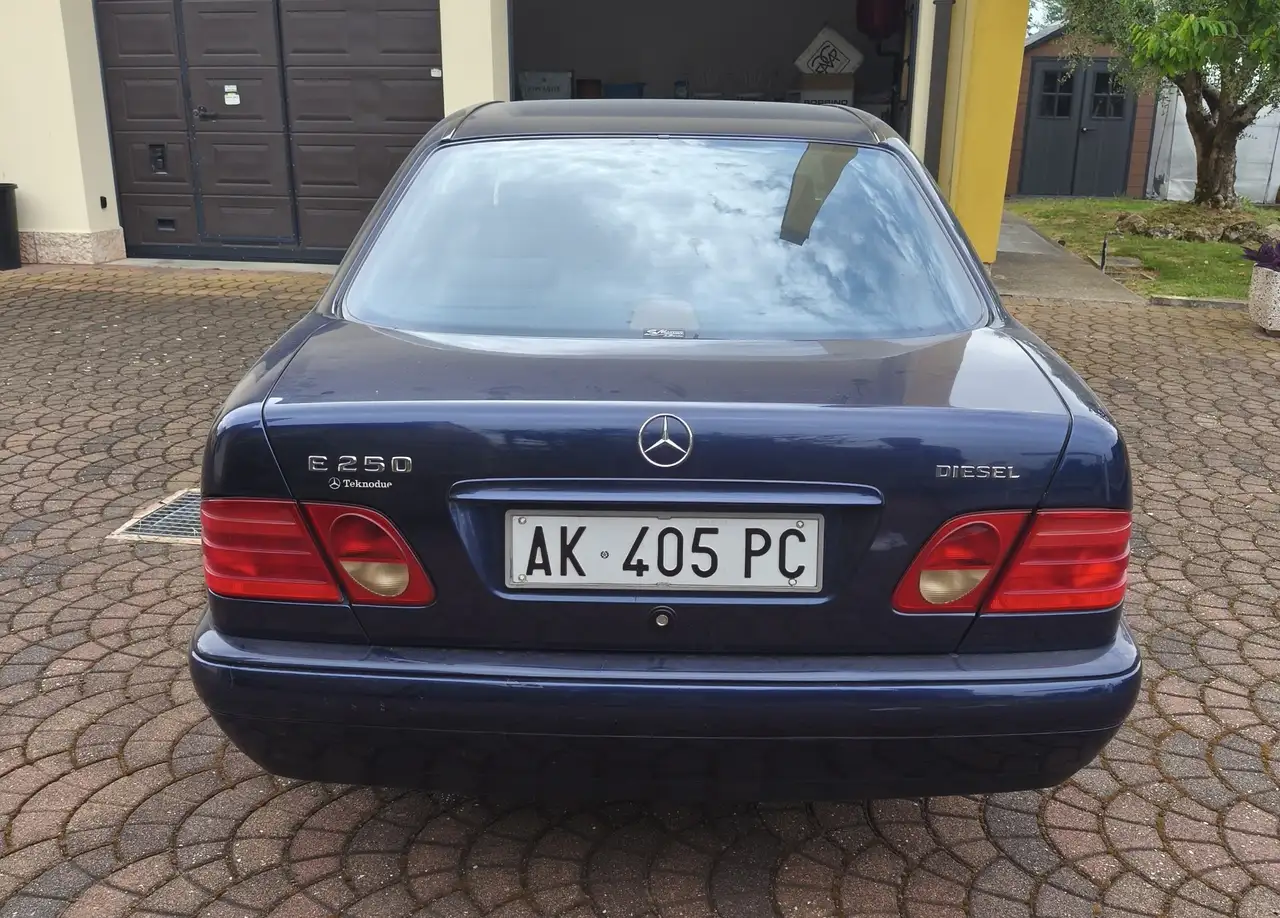 Mercedes-Benz 250 classic, foto 2