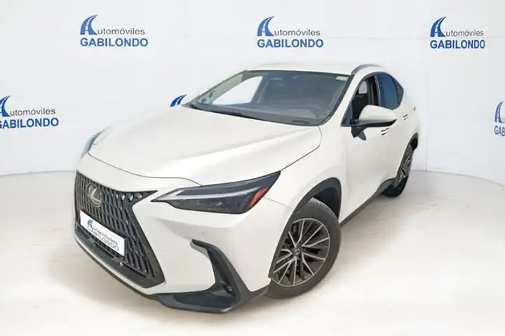 Lexus NX 2023