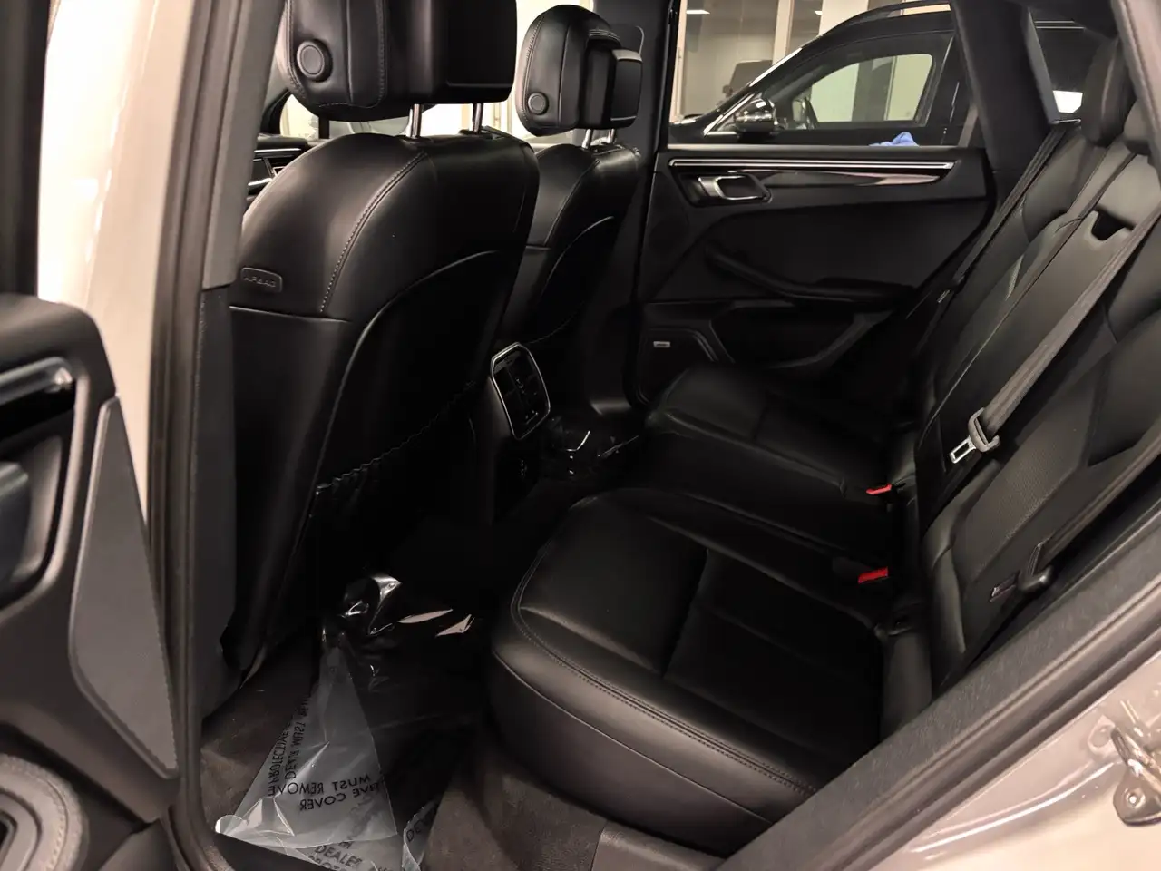 Porsche Macan photo Porsche Macan