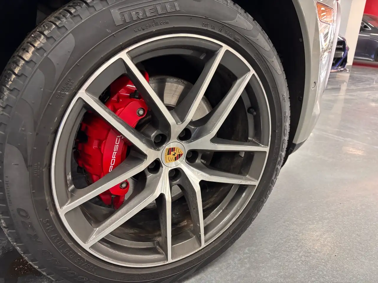 Porsche Macan photo Porsche Macan
