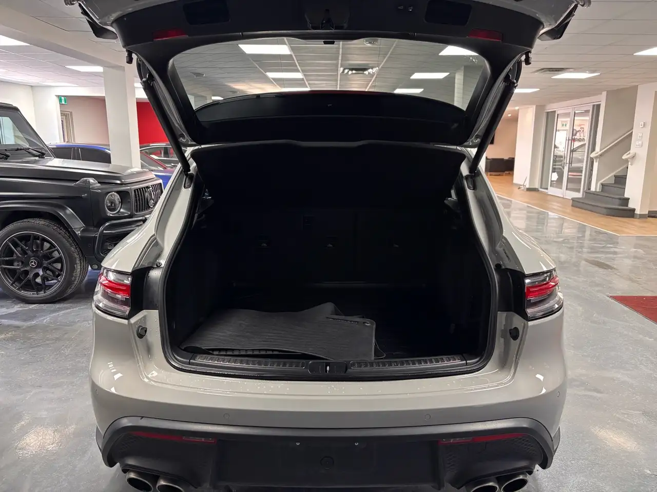 Porsche Macan photo Porsche Macan