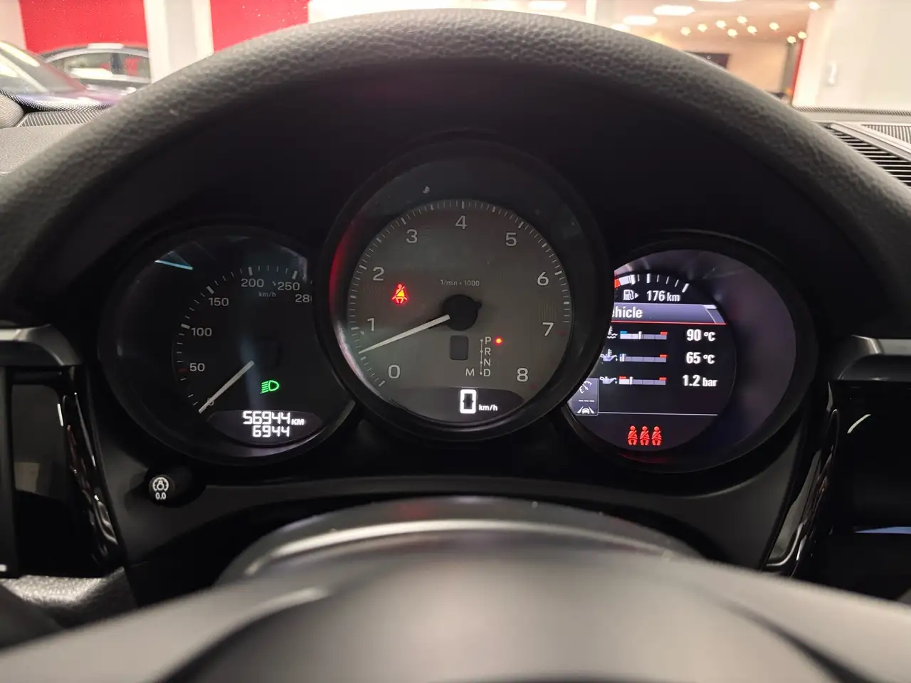 Porsche Macan photo Porsche Macan