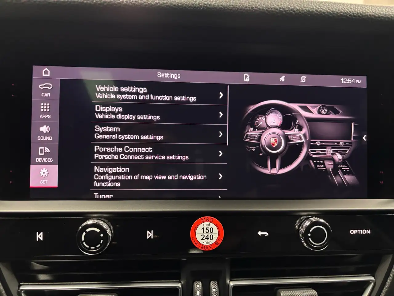 Porsche Macan photo Porsche Macan
