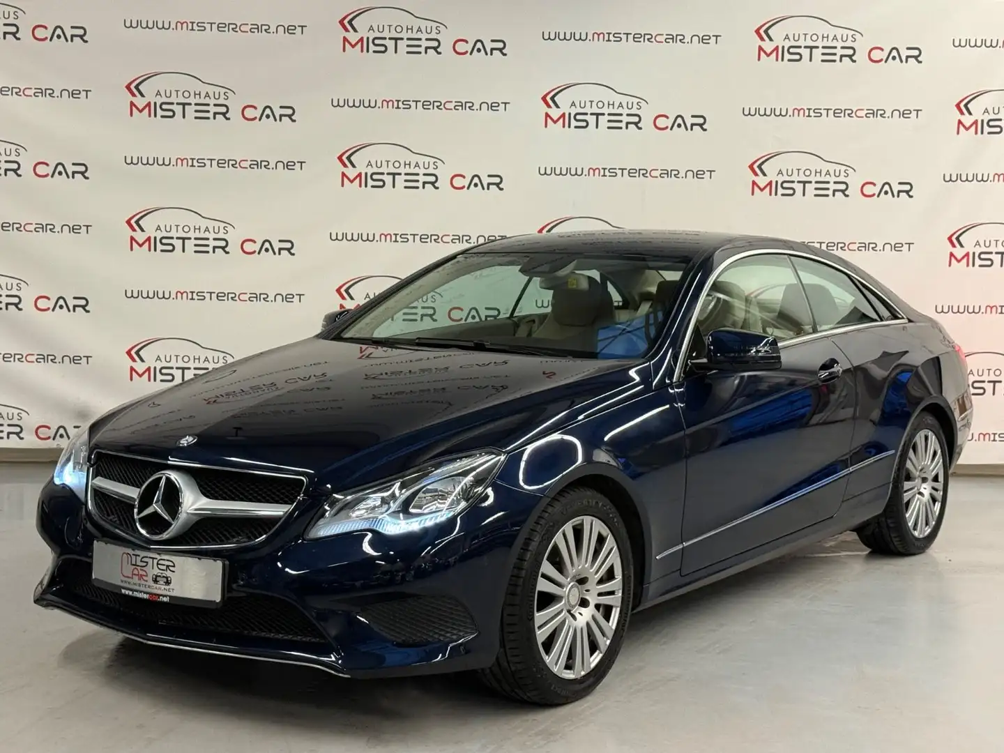 Mercedes-Benz E 200 Coupe Aut COMAND/LEDER/LED/PDC/SHZ/ALU Bleu - 1