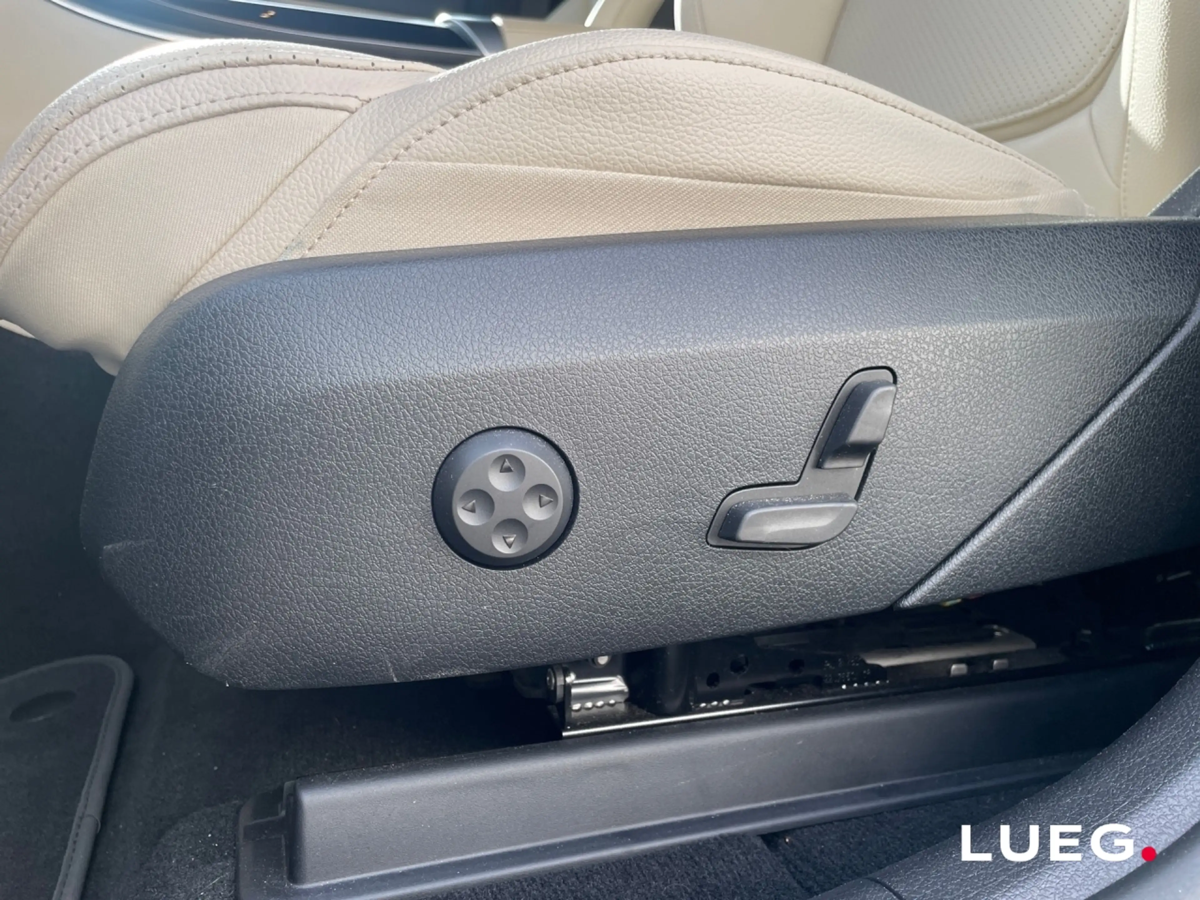 Mercedes-Benz GLC 200 4M Distronic Perf AHK AUT Kam. KeyLess — photo 19
