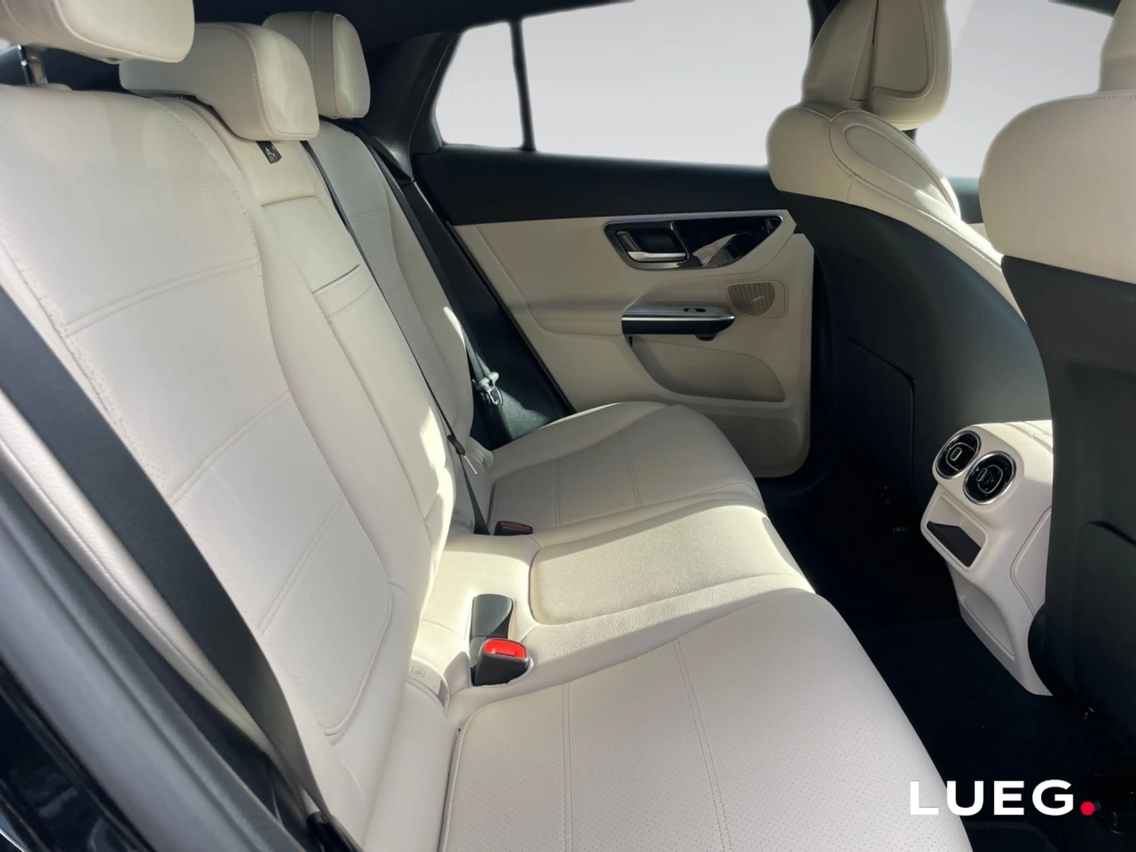Mercedes-Benz GLC 200 4M Distronic Perf AHK AUT Kam. KeyLess — photo 13