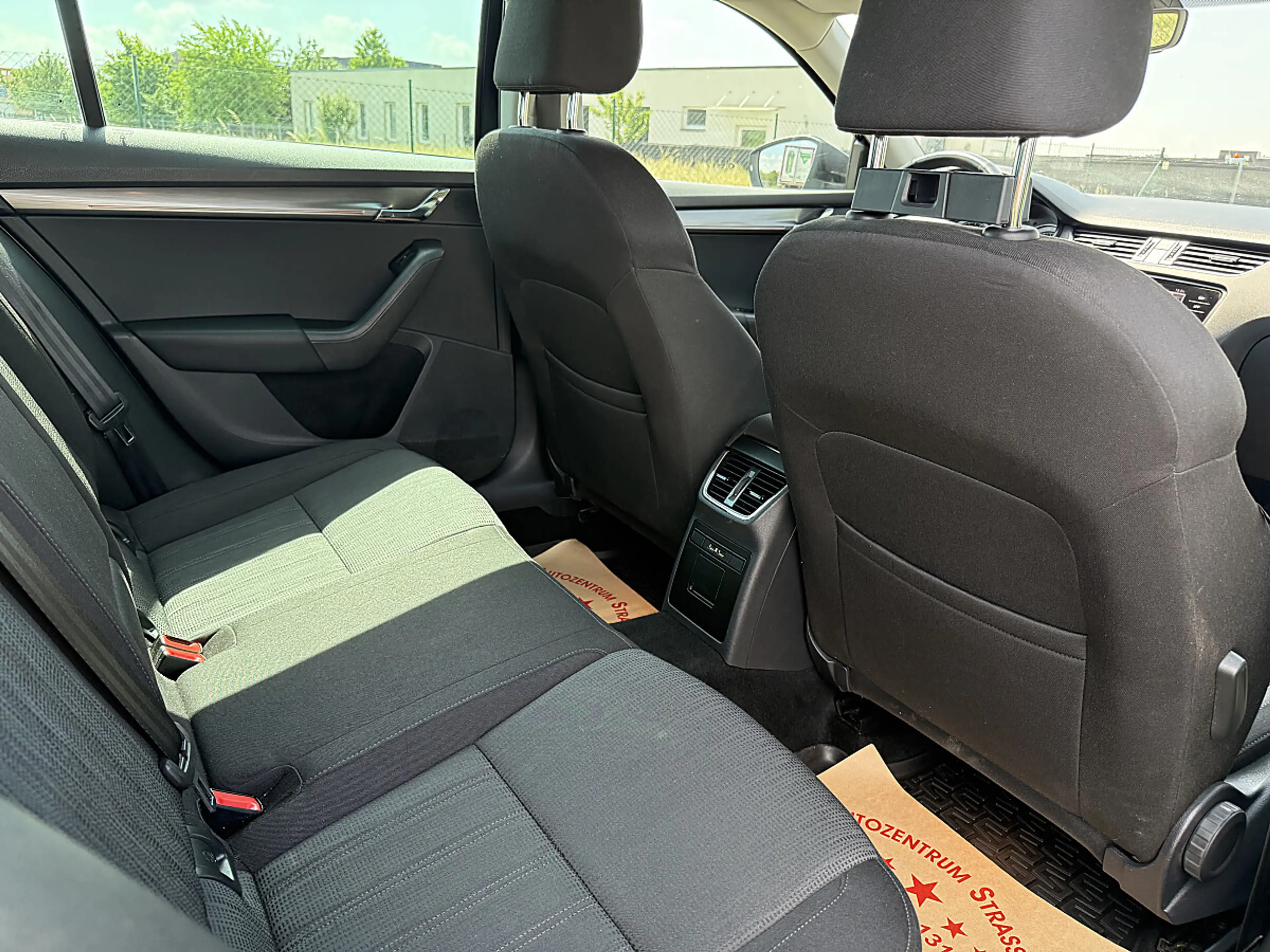 Skoda Octavia Combi 2,0 Style TDI 4x4 DSG — photo 8