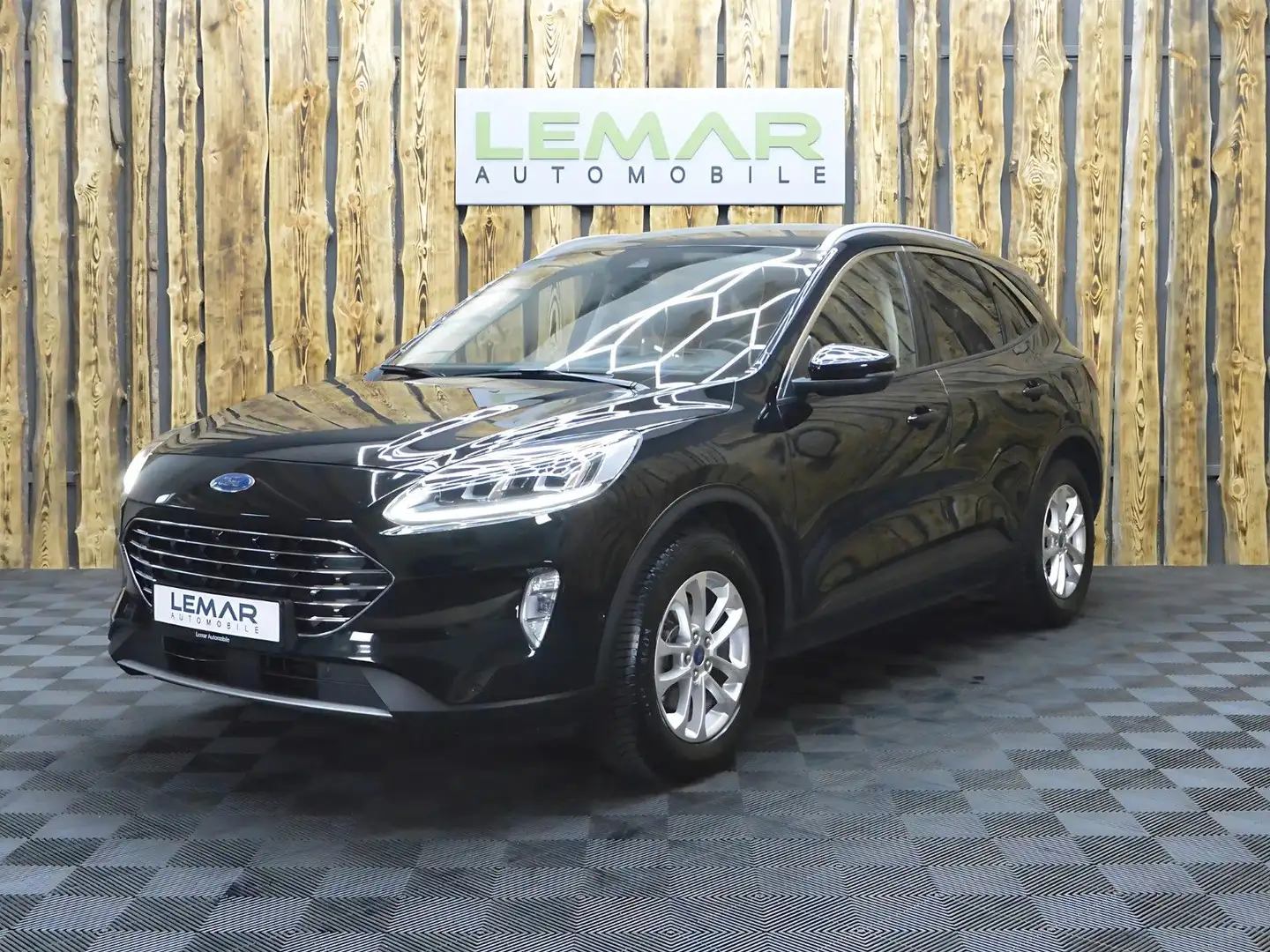 Ford Kuga Titanium X Schwarz - 1