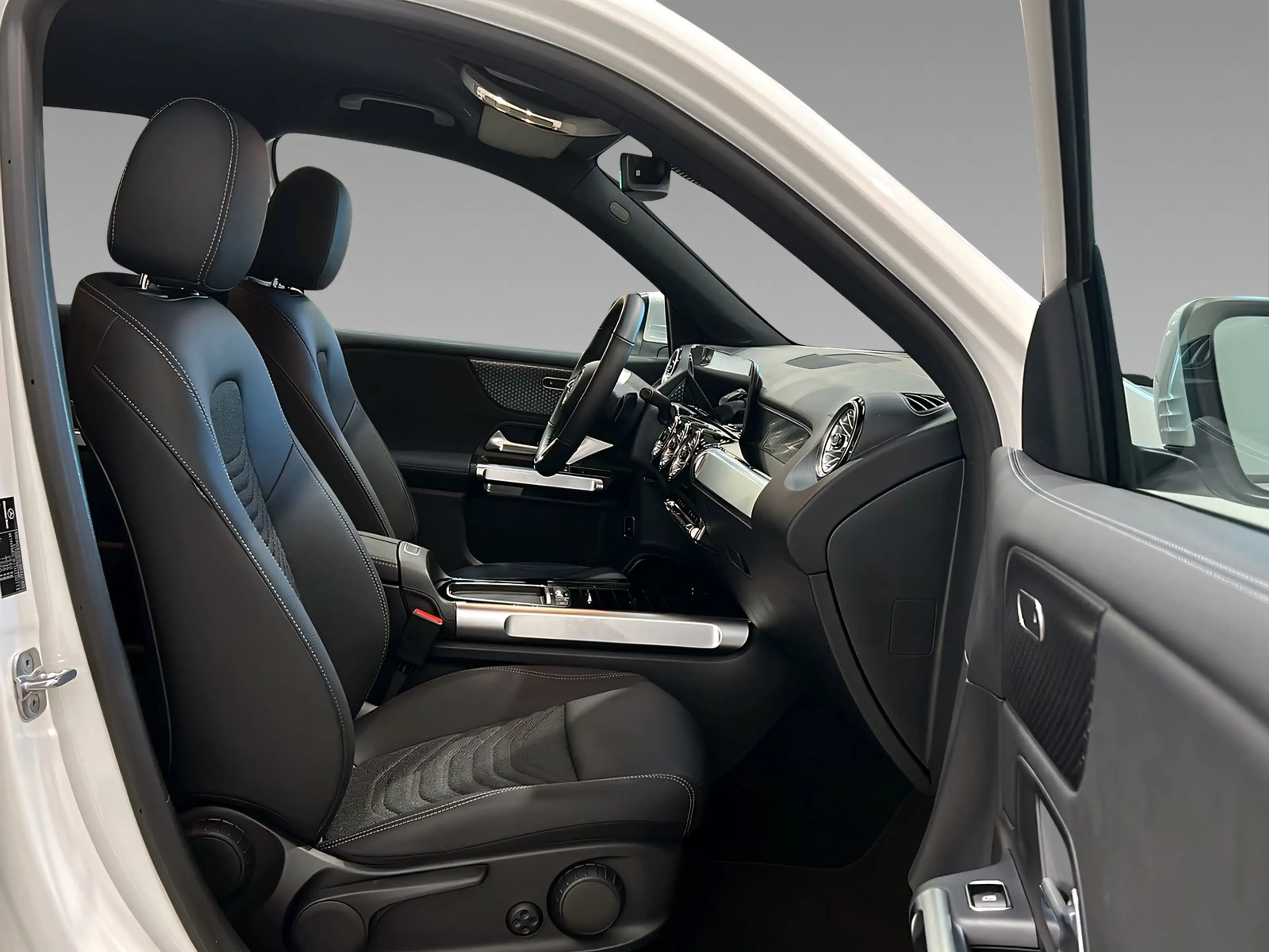 Mercedes-Benz EQB 250 + PROGRESSIVE+LED+CarPlay+LrHz+HandsFree — photo 12