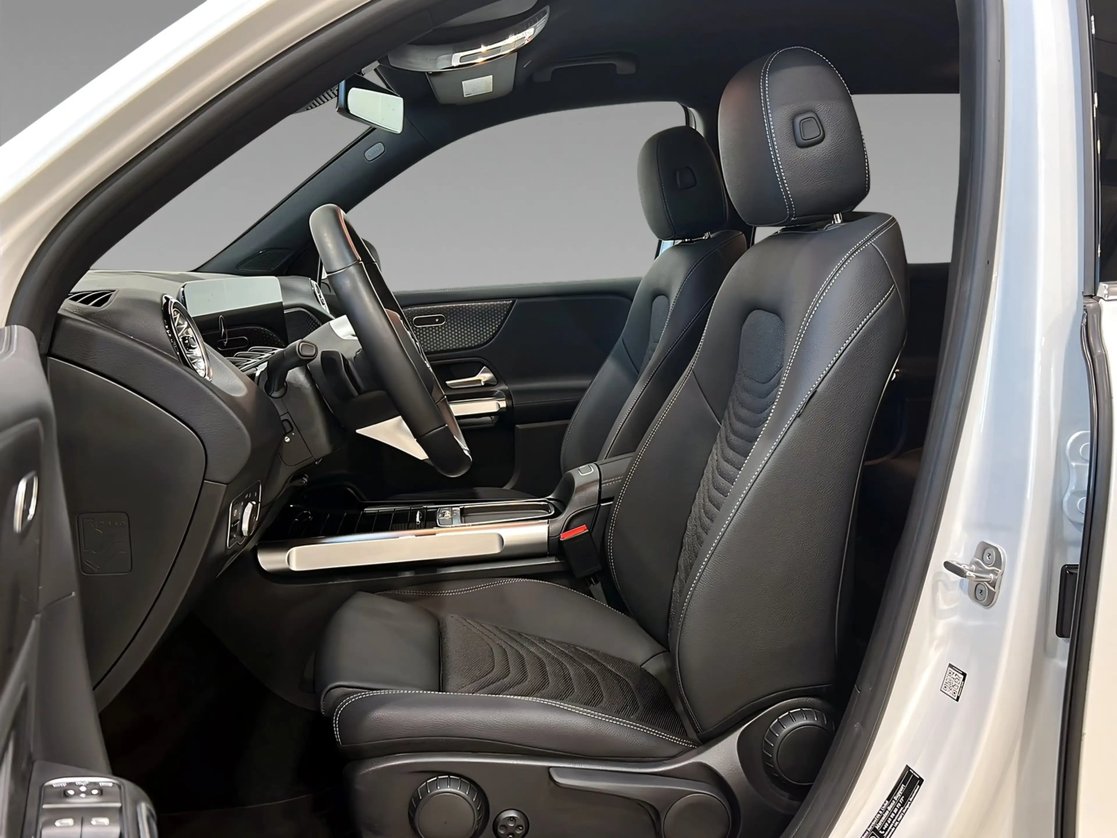 Mercedes-Benz EQB 250 + PROGRESSIVE+LED+CarPlay+LrHz+HandsFree — photo 9