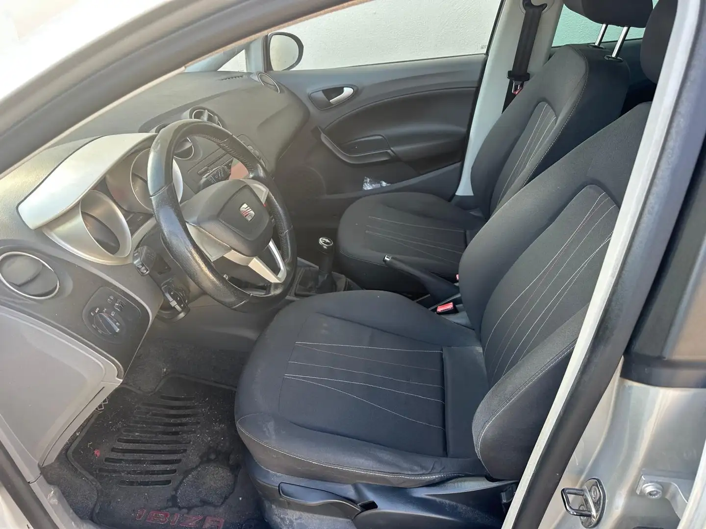 SEAT Ibiza Ibiza 1.6TDI CR Copa Style DPF 105 Copa Style Plateado - 2