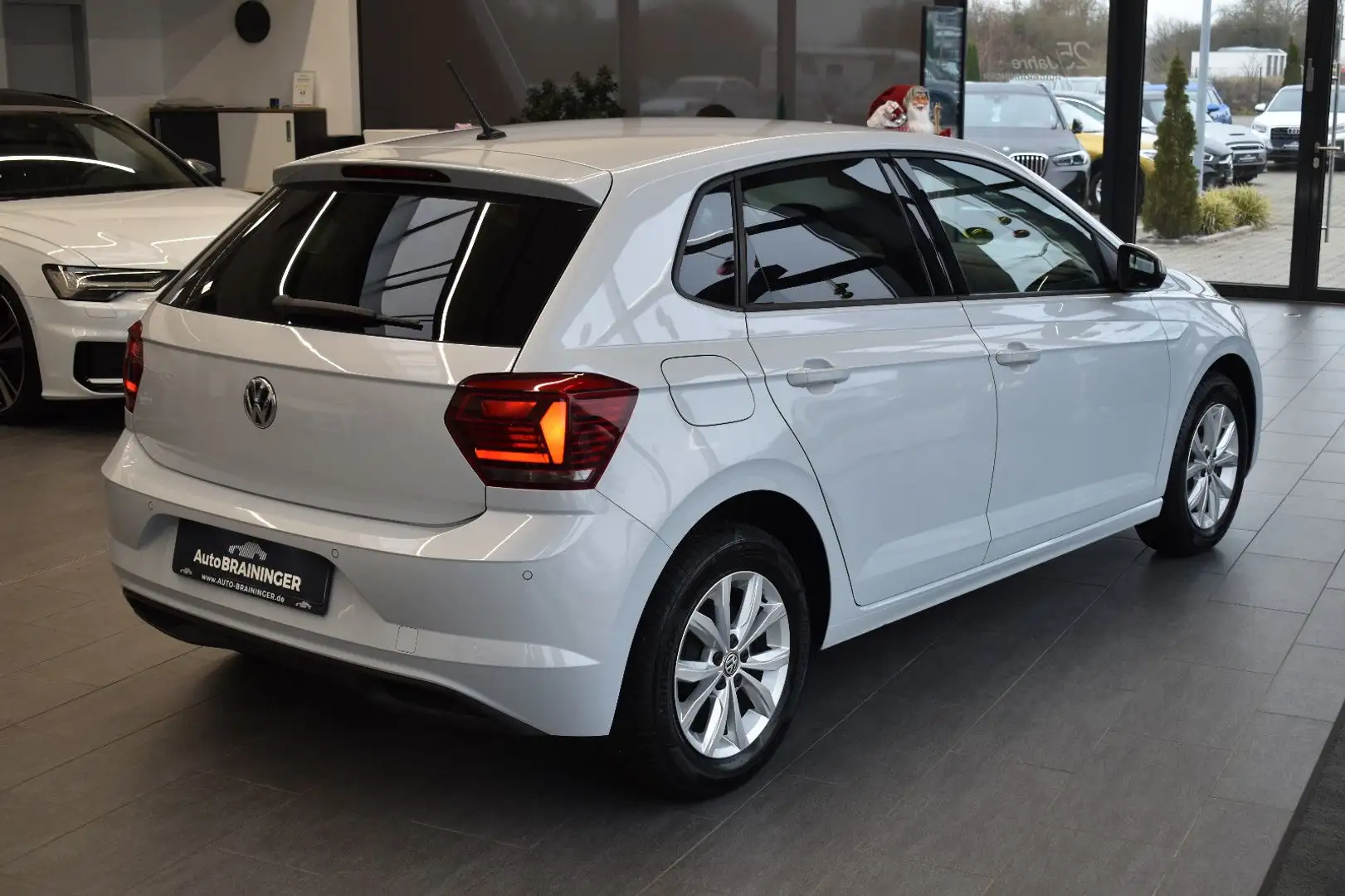 Volkswagen Polo VI 1.6TDI Highline Schalter PDC~Klima~Alu15 Zilver - 2