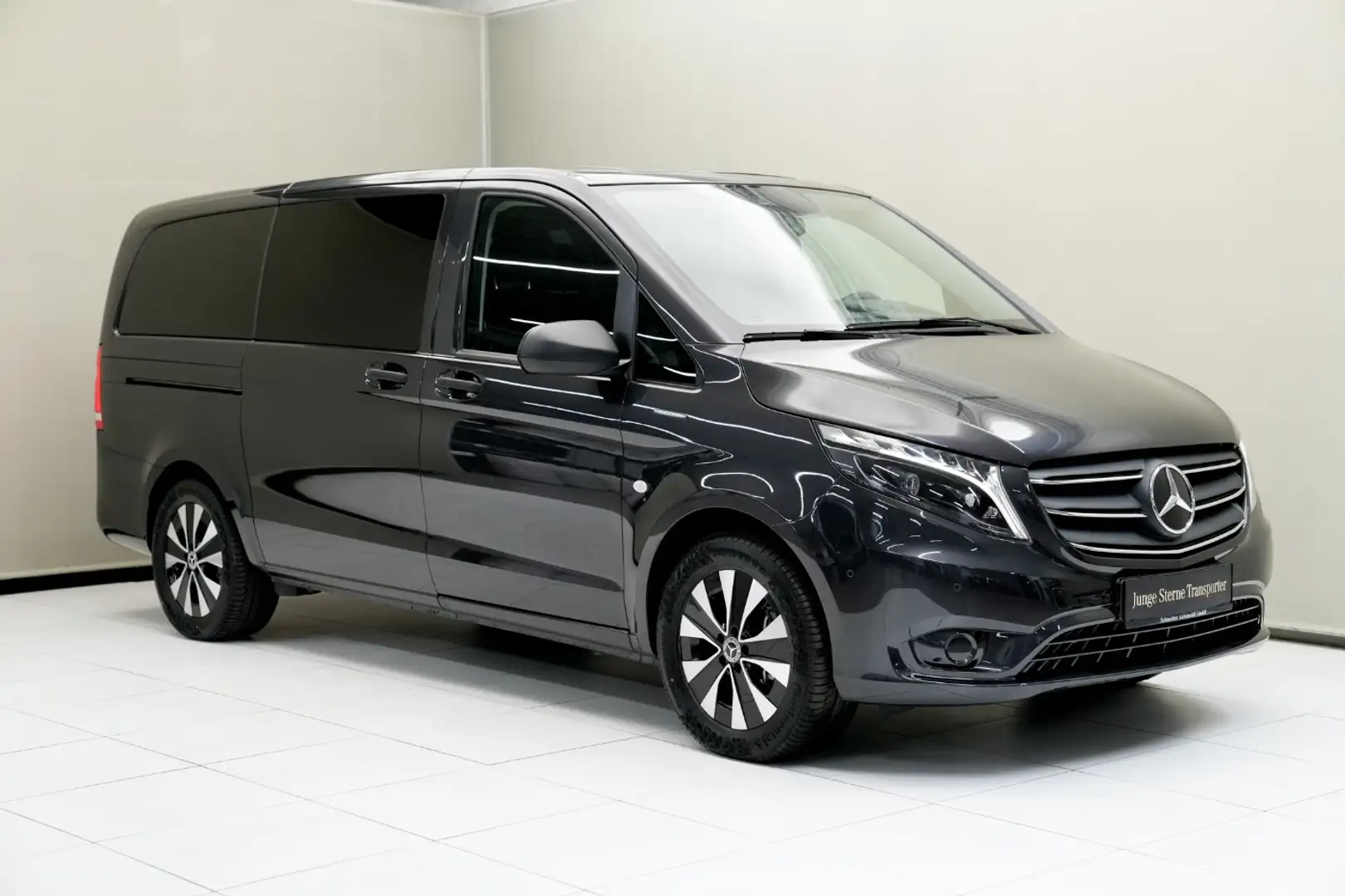 Mercedes-Benz Vito e 129 Tourer PRO Lang ACC PDC KAM KlimaA Grijs - 1